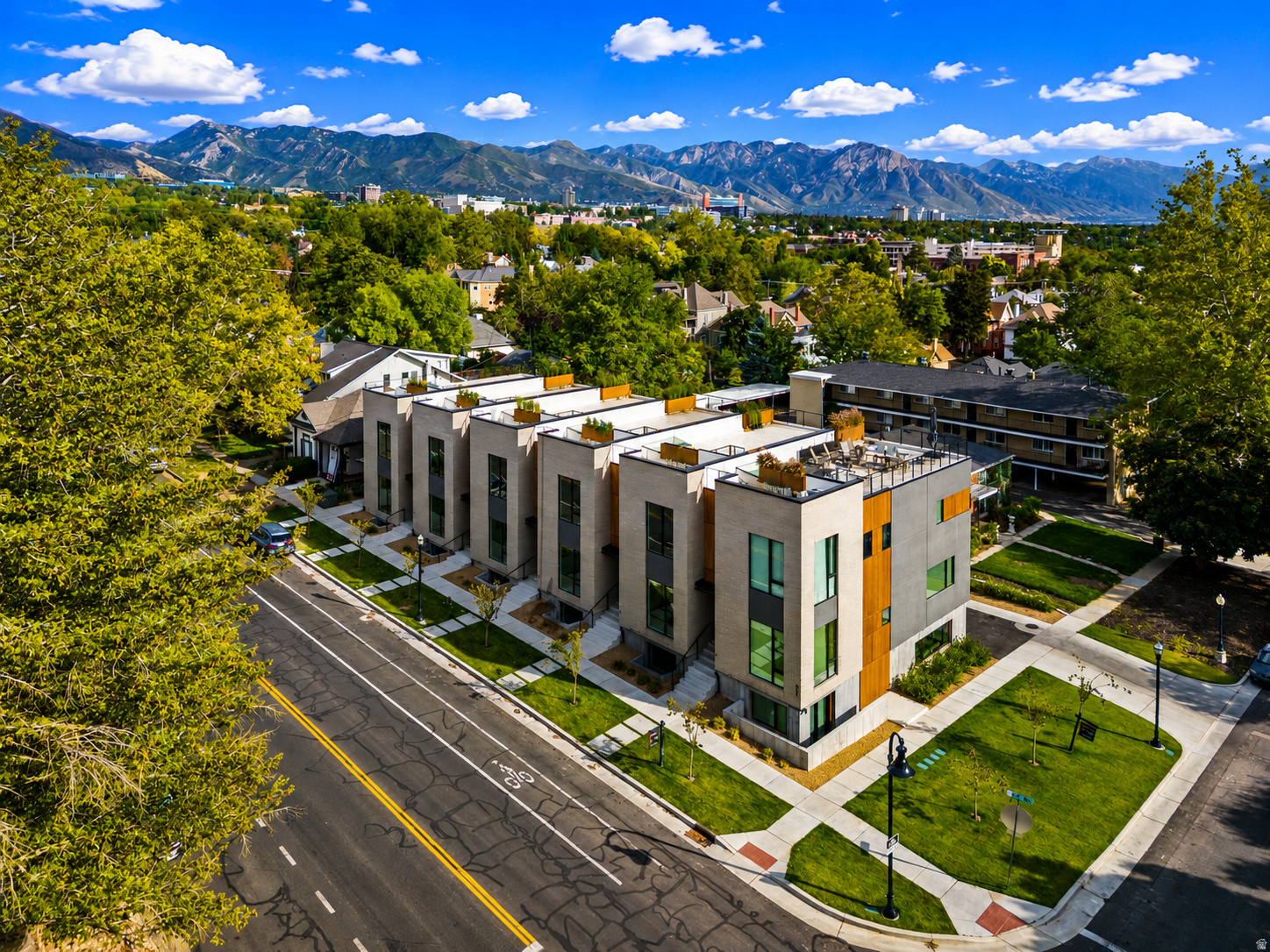3RD AVENUE TOWNHOMES - Residential