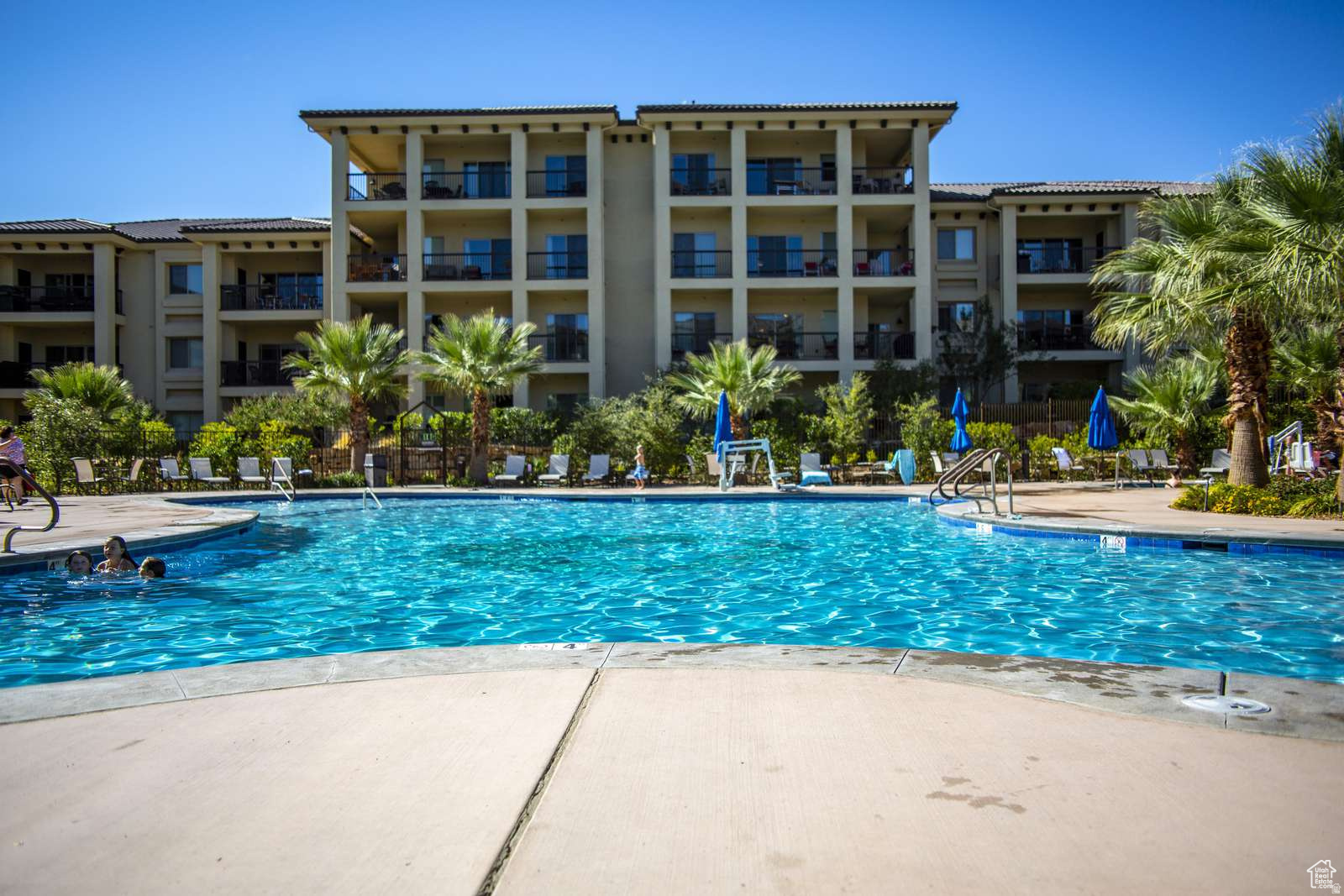 ESTANCIA PH 1 - Residential