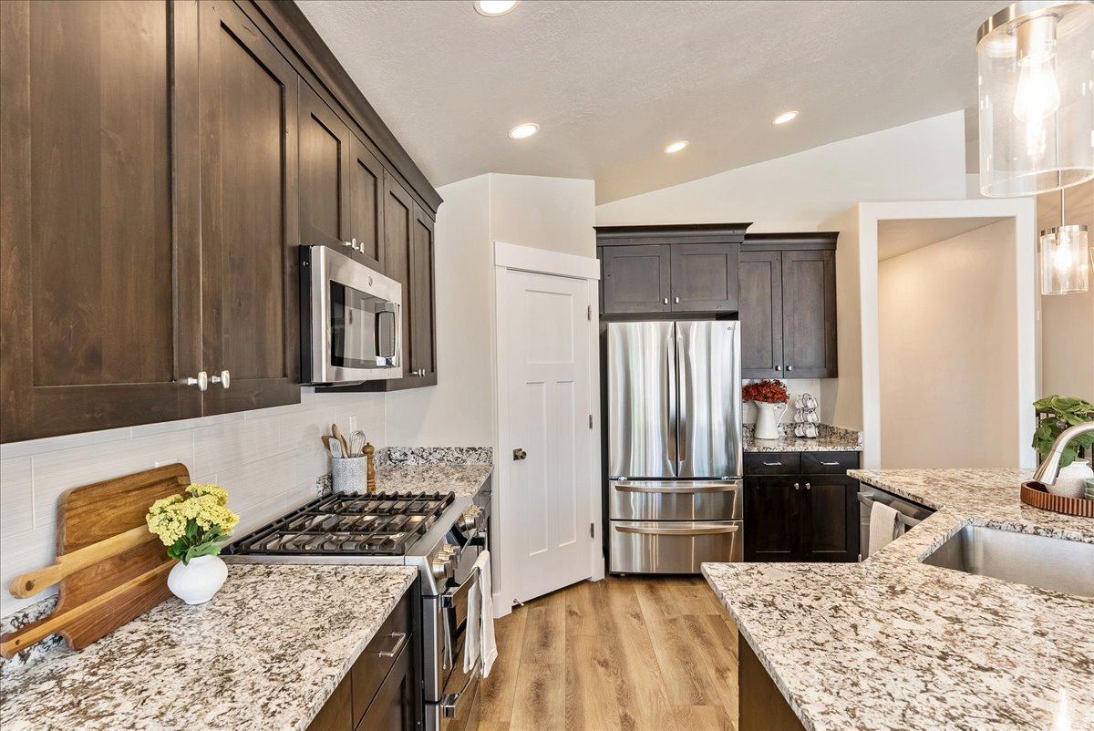 OVERLAKE ESTATES - Residential