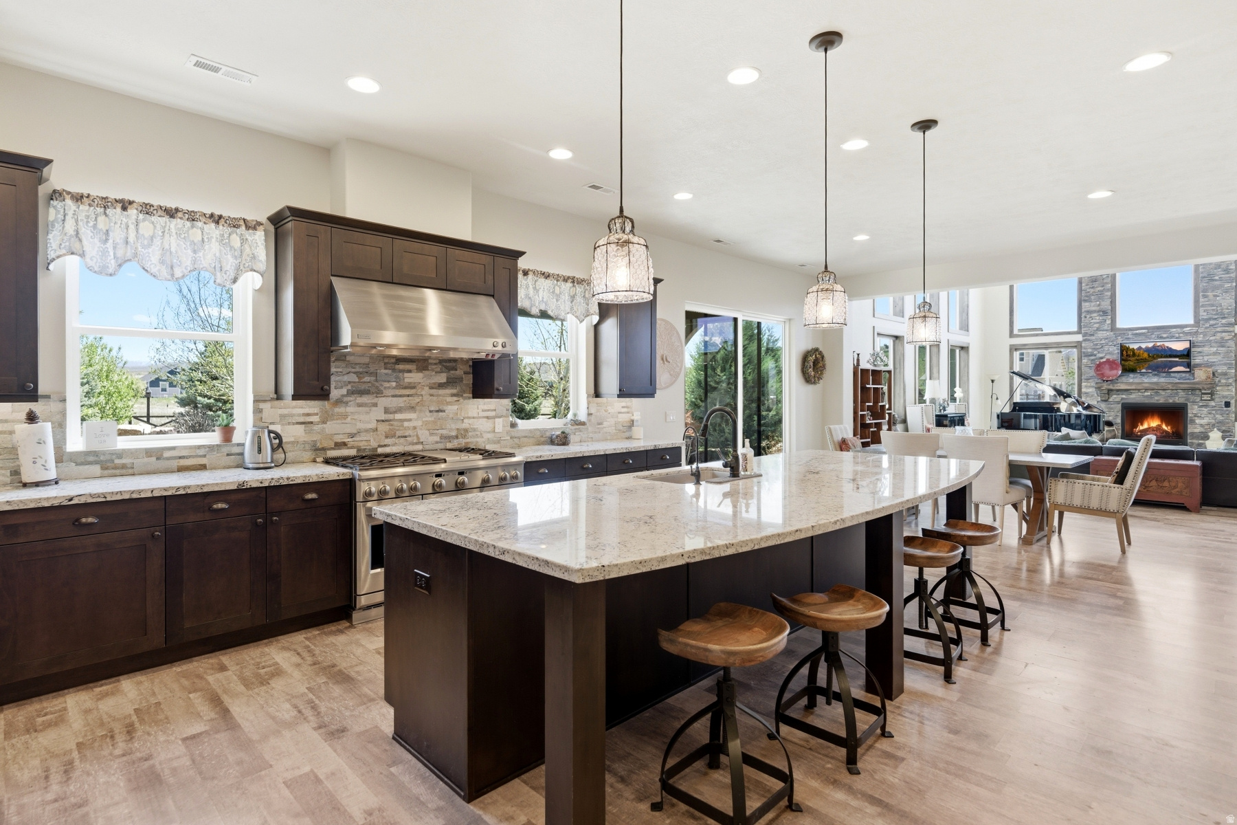 EAST CREEK - Residential