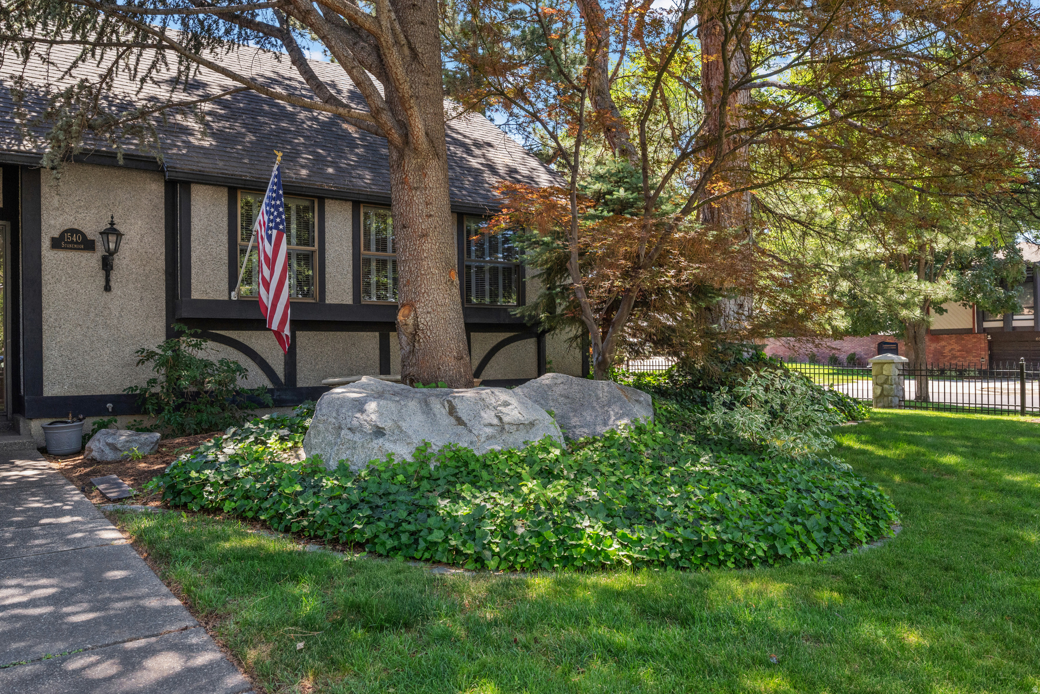 ROTHMOOR ESTATES #1 - Residential