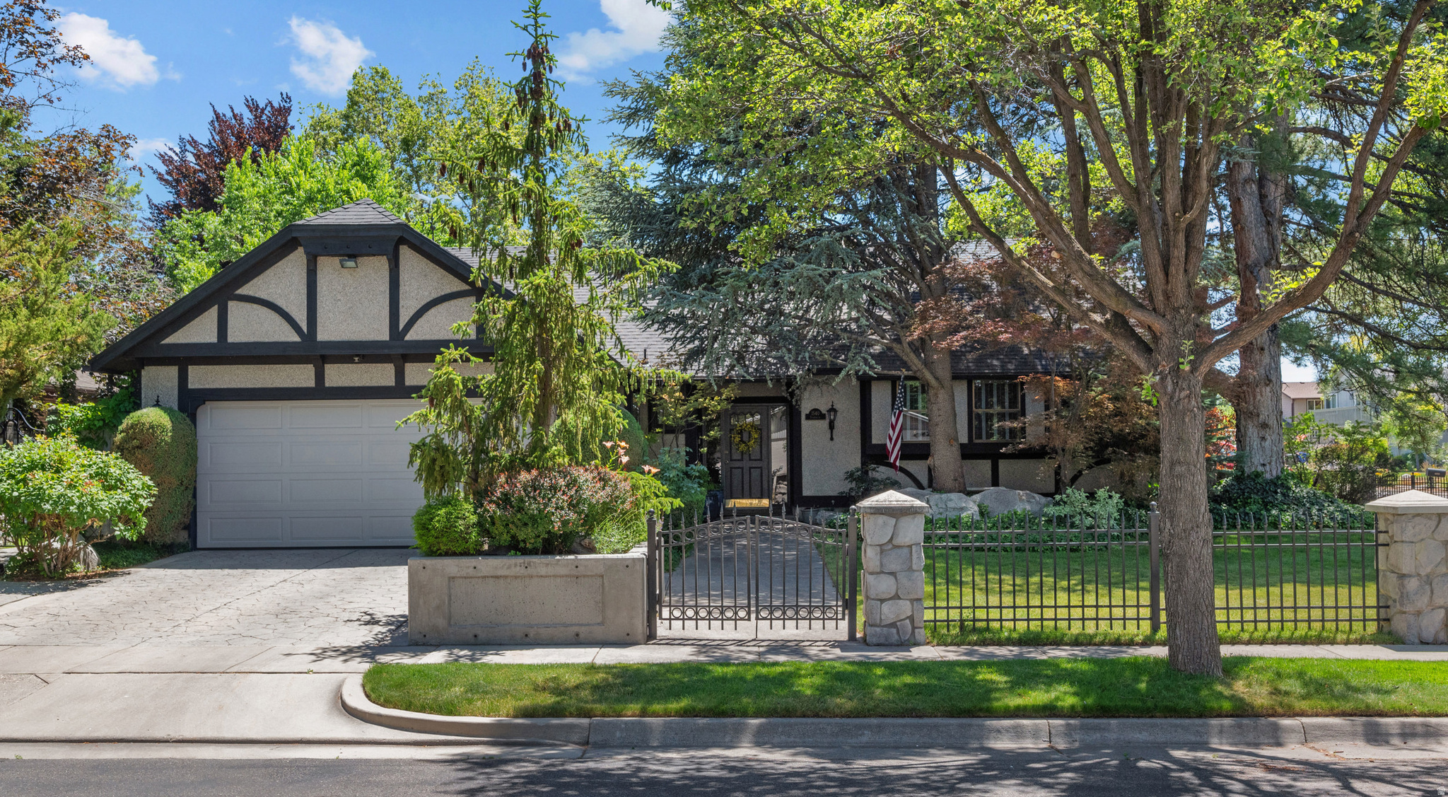 ROTHMOOR ESTATES #1 - Residential