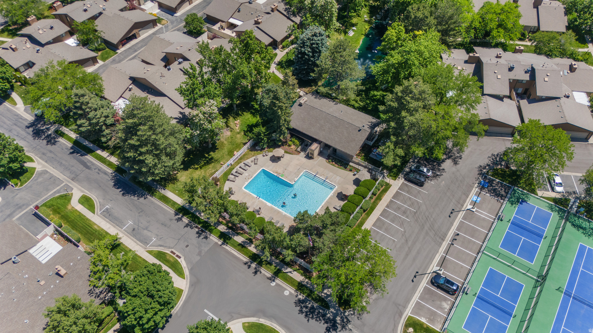 ROTHMOOR ESTATES #1 - Residential