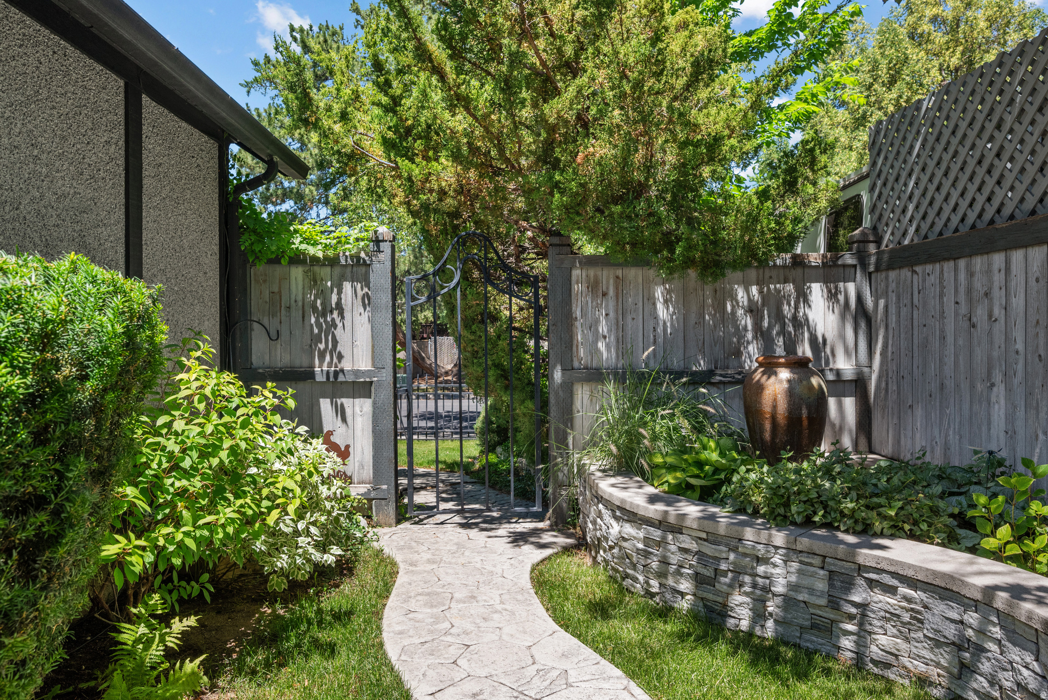 ROTHMOOR ESTATES #1 - Residential