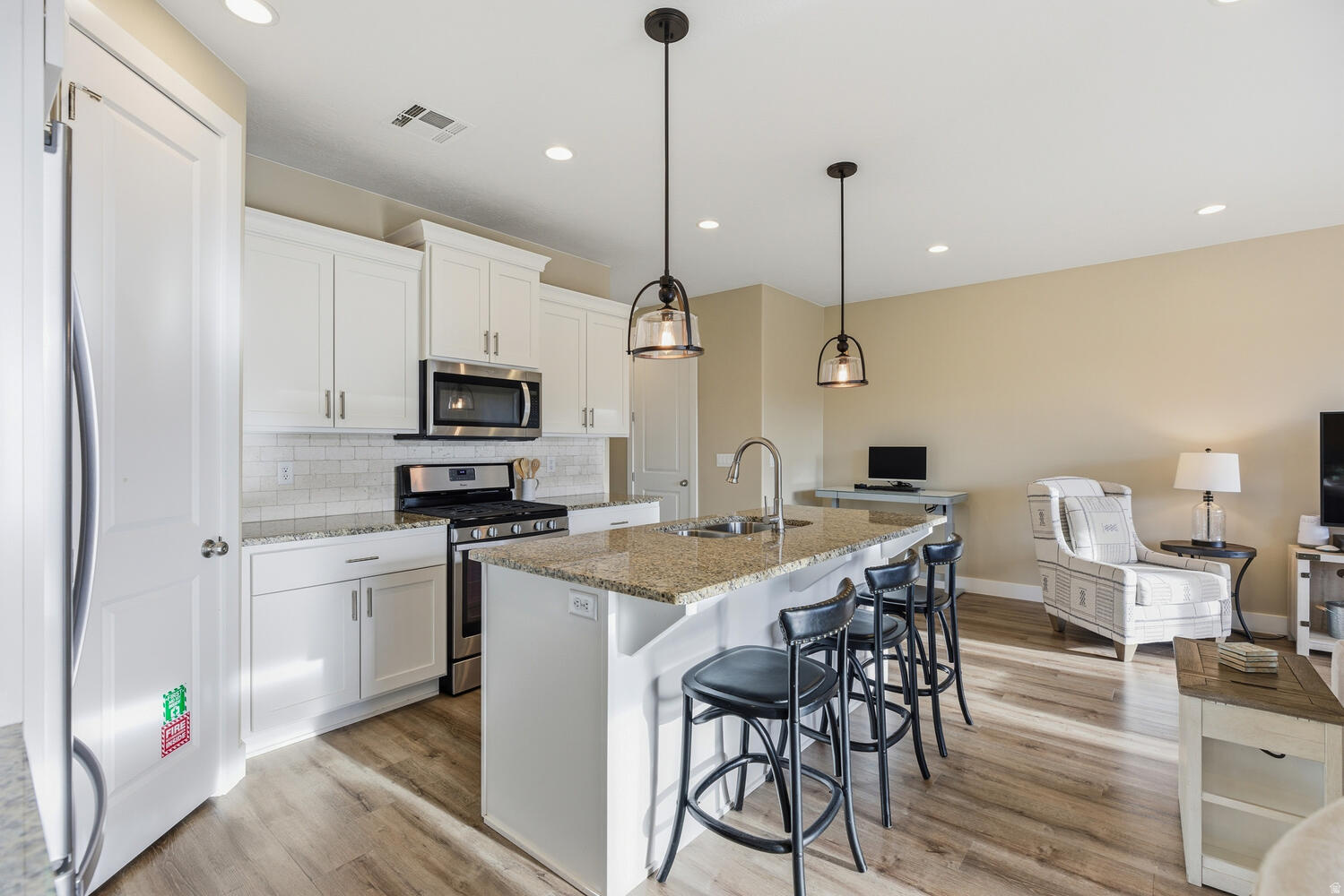 ESCAPES AT THE LEDGES PH 2 - Residential