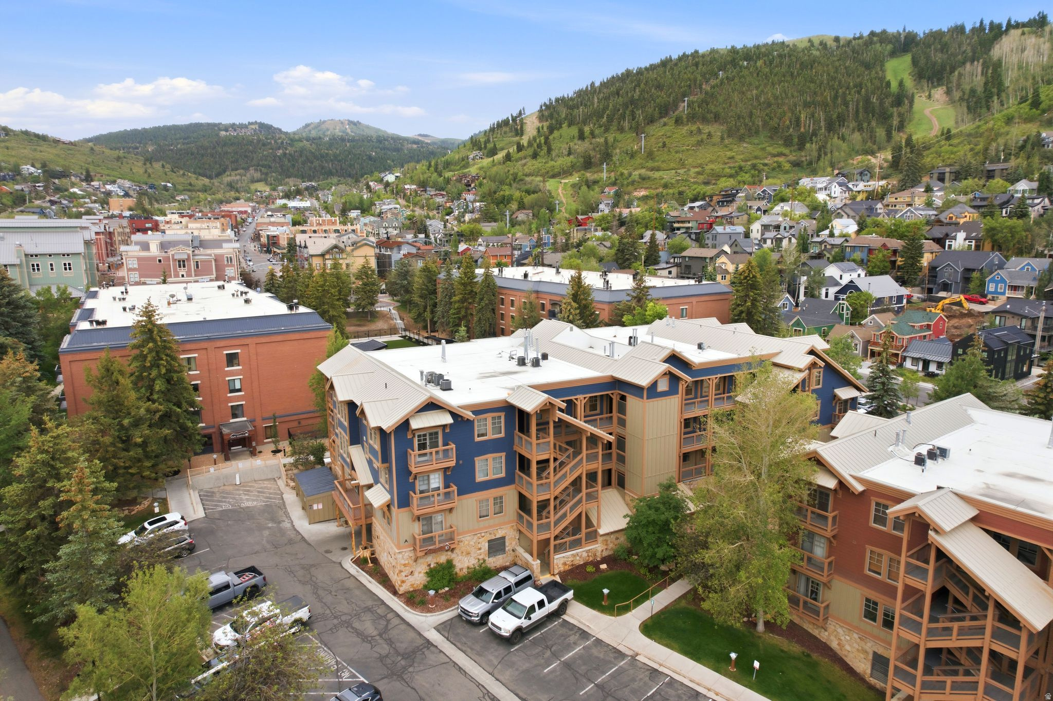 TOWN POINTE - Residential