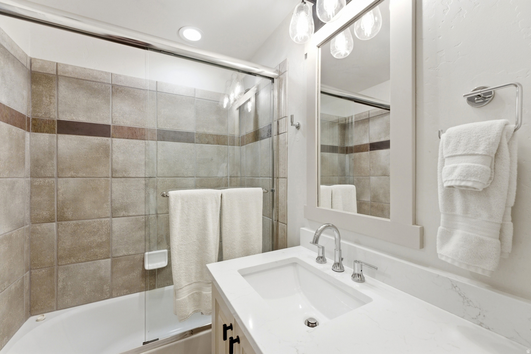 TOWN POINTE - Residential