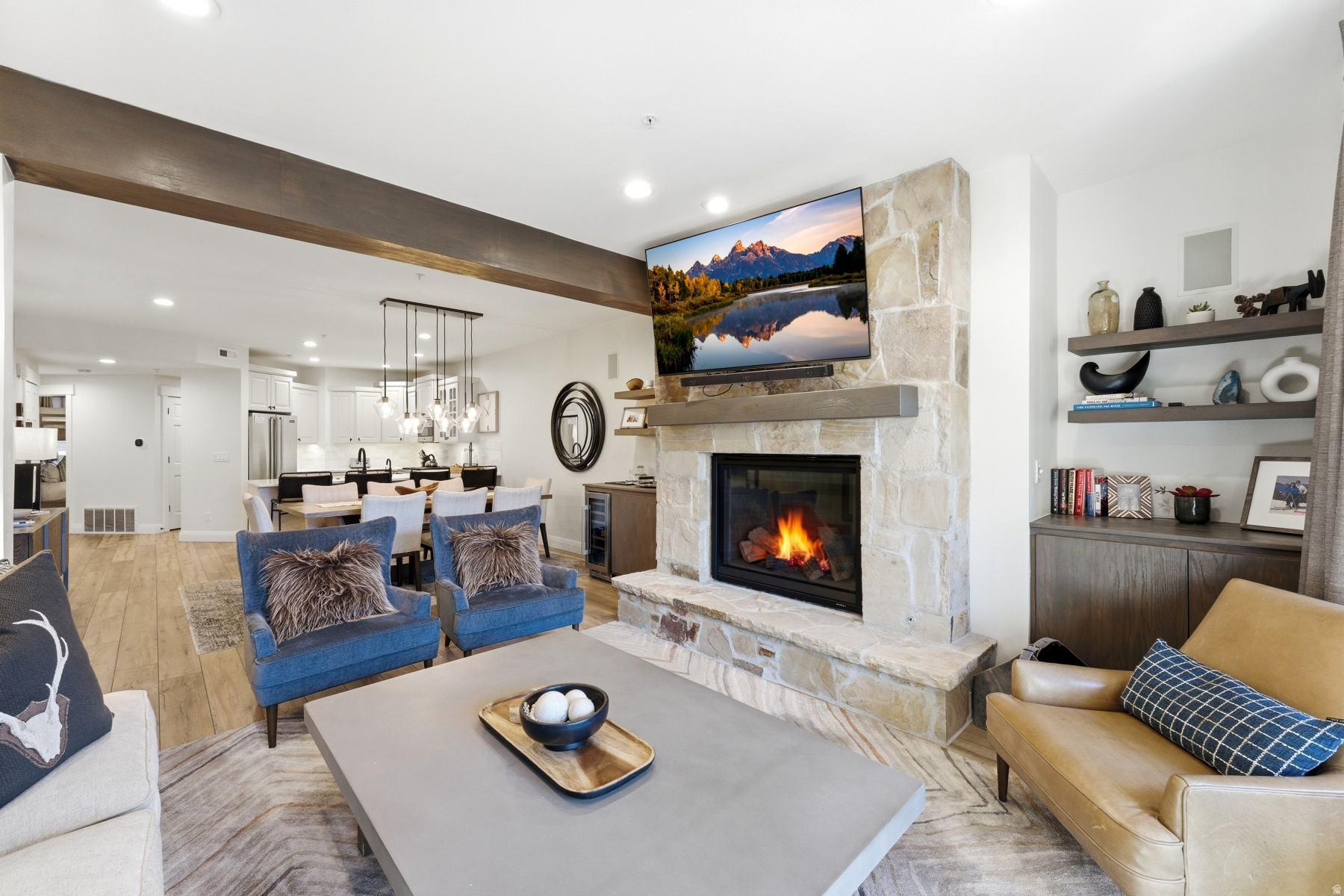 TOWN POINTE - Residential