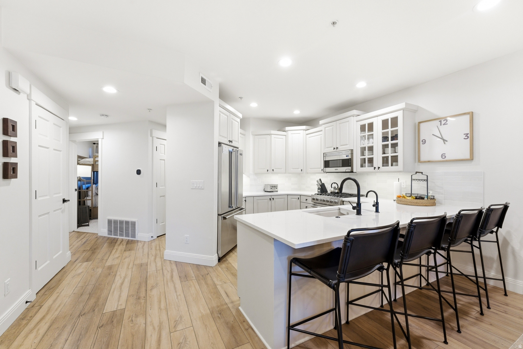 TOWN POINTE - Residential
