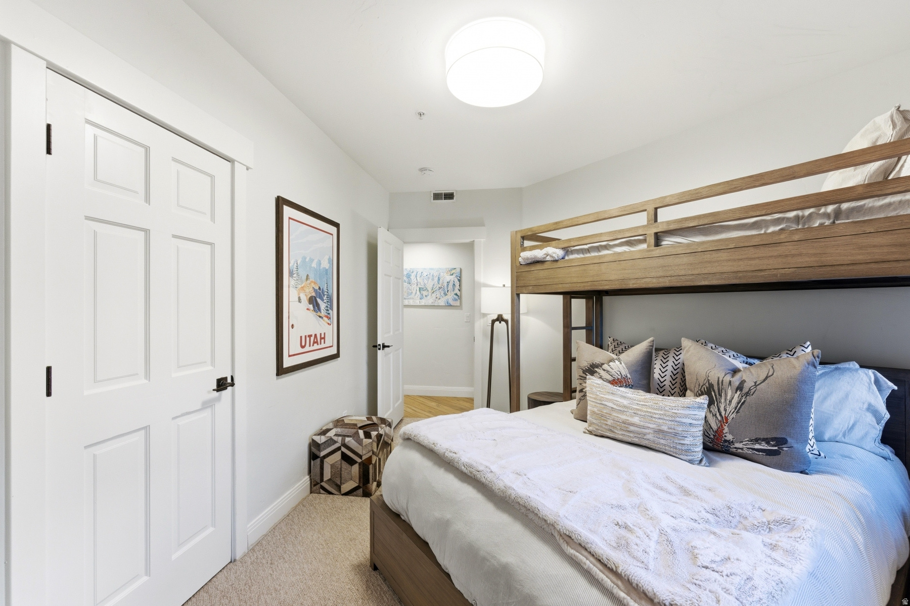 TOWN POINTE - Residential