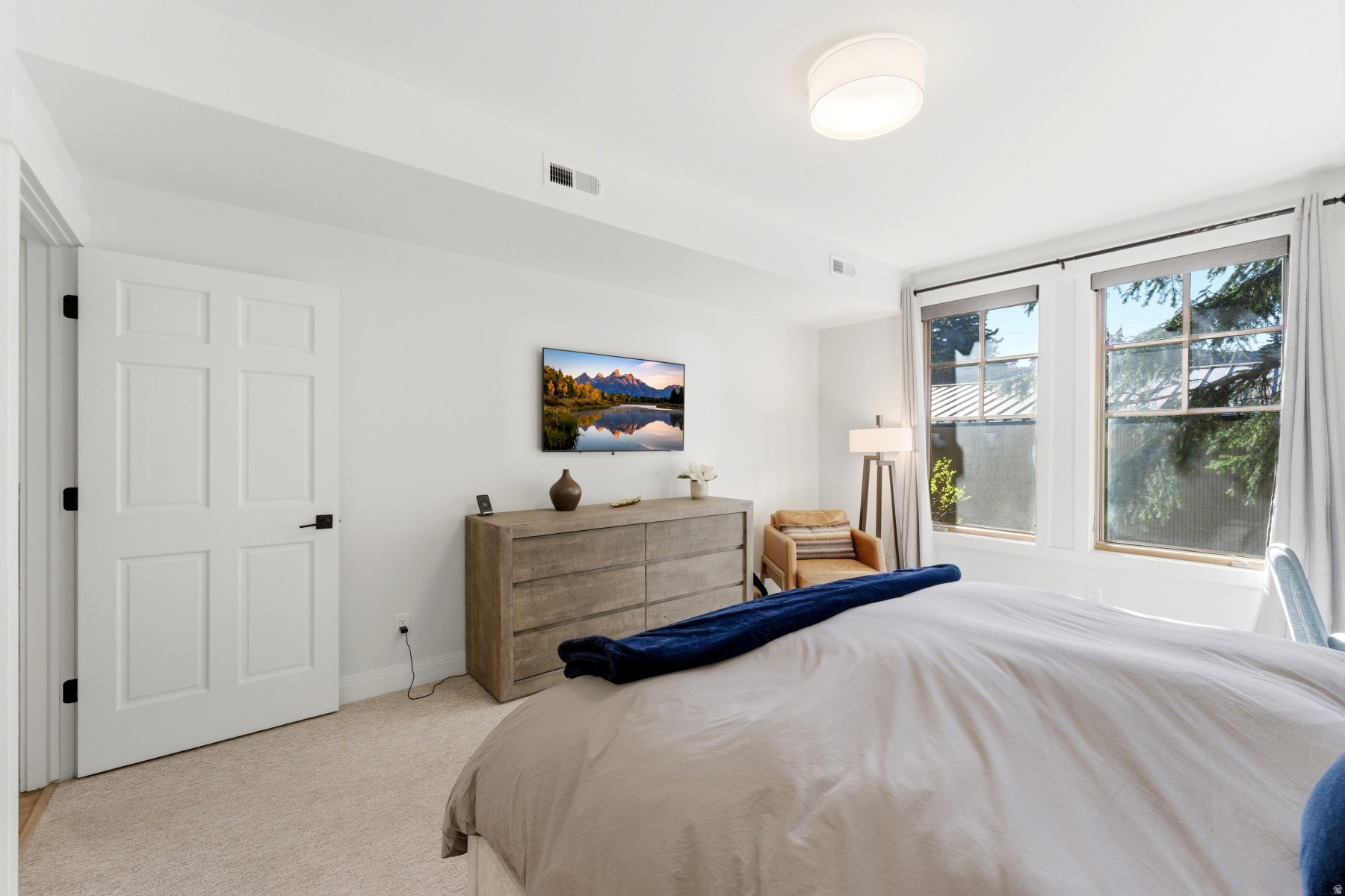 TOWN POINTE - Residential