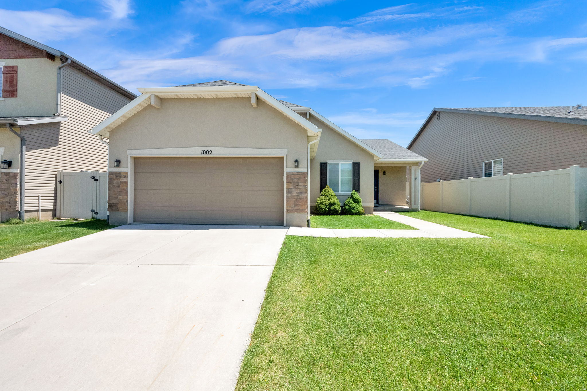 Enjoy easy living in this beautifully maintained 3-bedroom, 2-bath home featuring an open-concept design, spacious kitchen with a large island and walk-in pantry, and a private primary suite. Ideally located in North Salt Lake with quick freeway access and just minutes from shopping, dining, parks, and downtown Salt Lake City.
