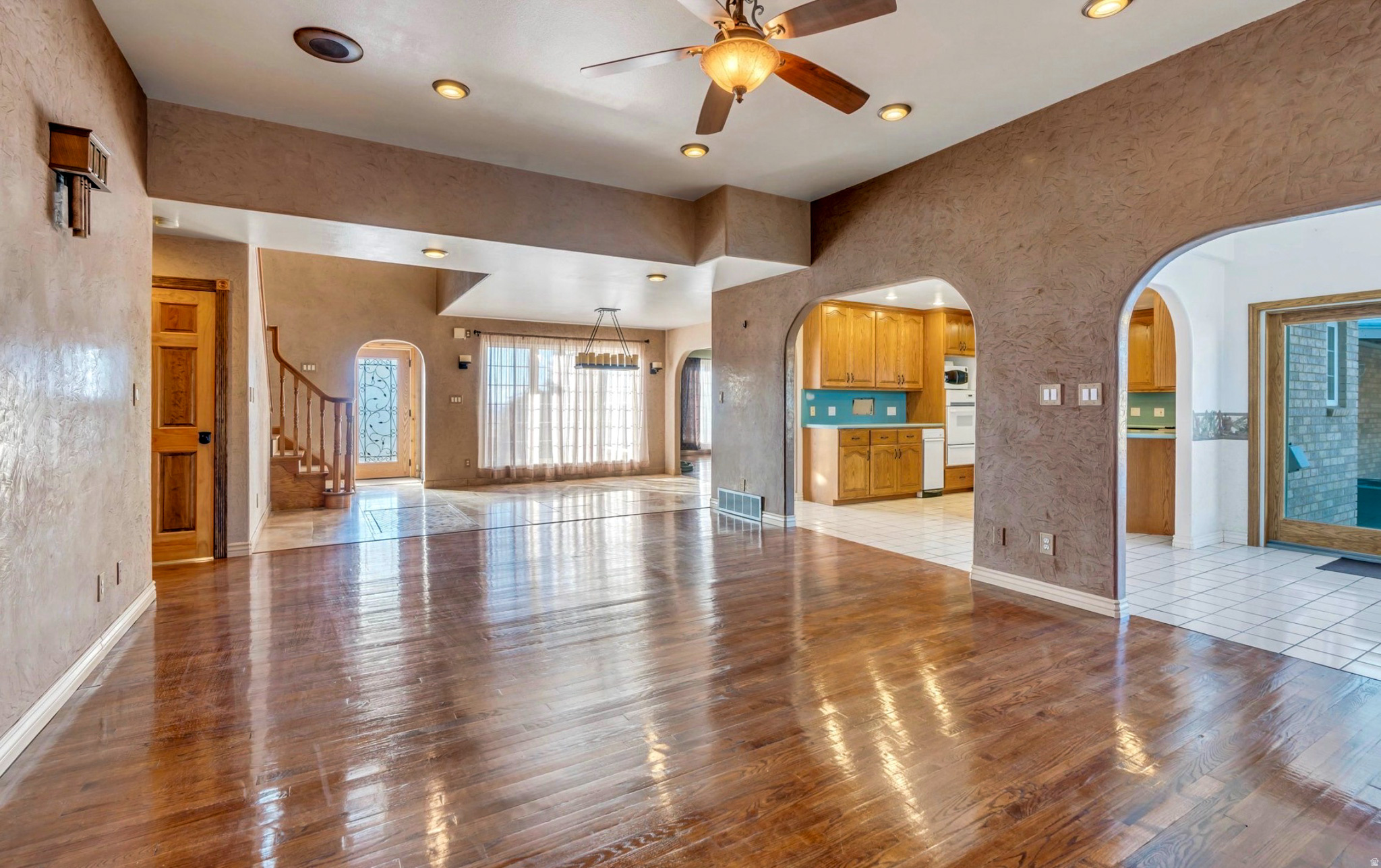HILLCREST - Residential