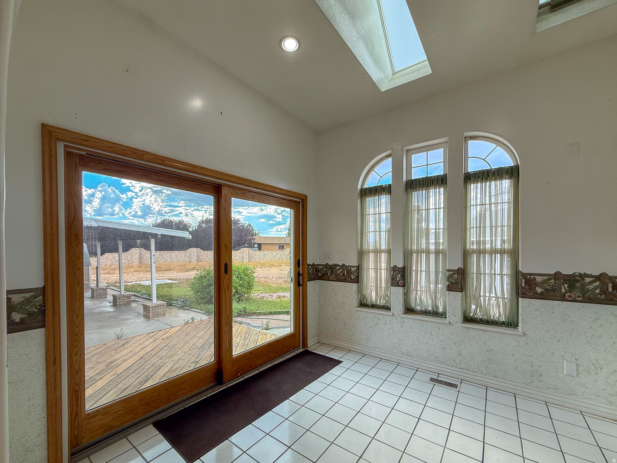 HILLCREST - Residential