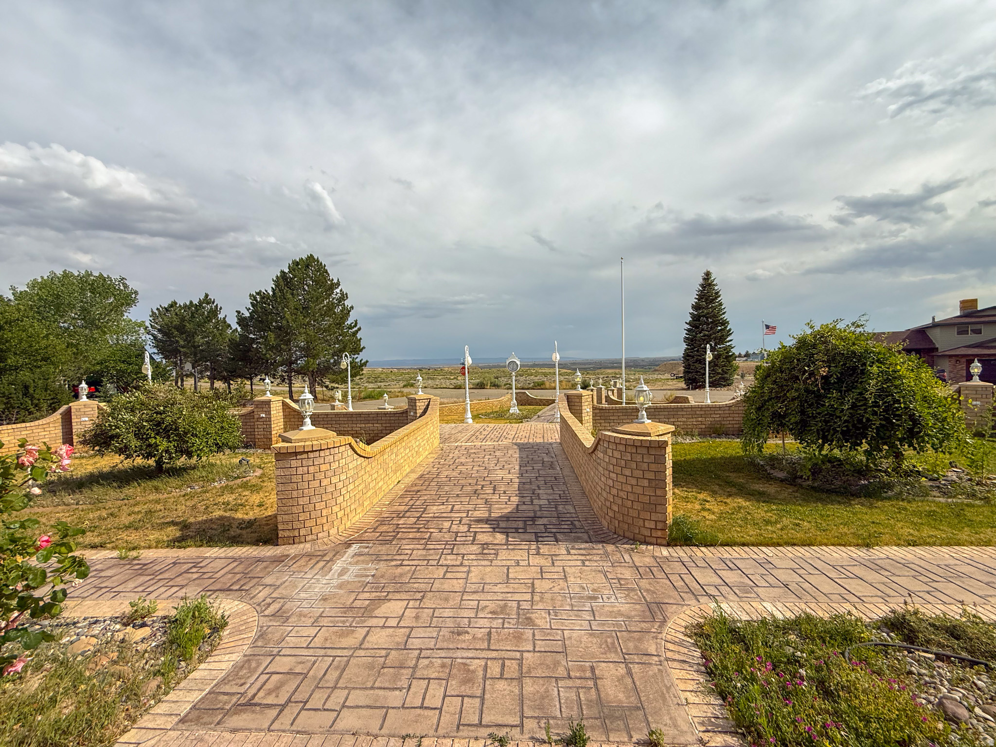 HILLCREST - Residential