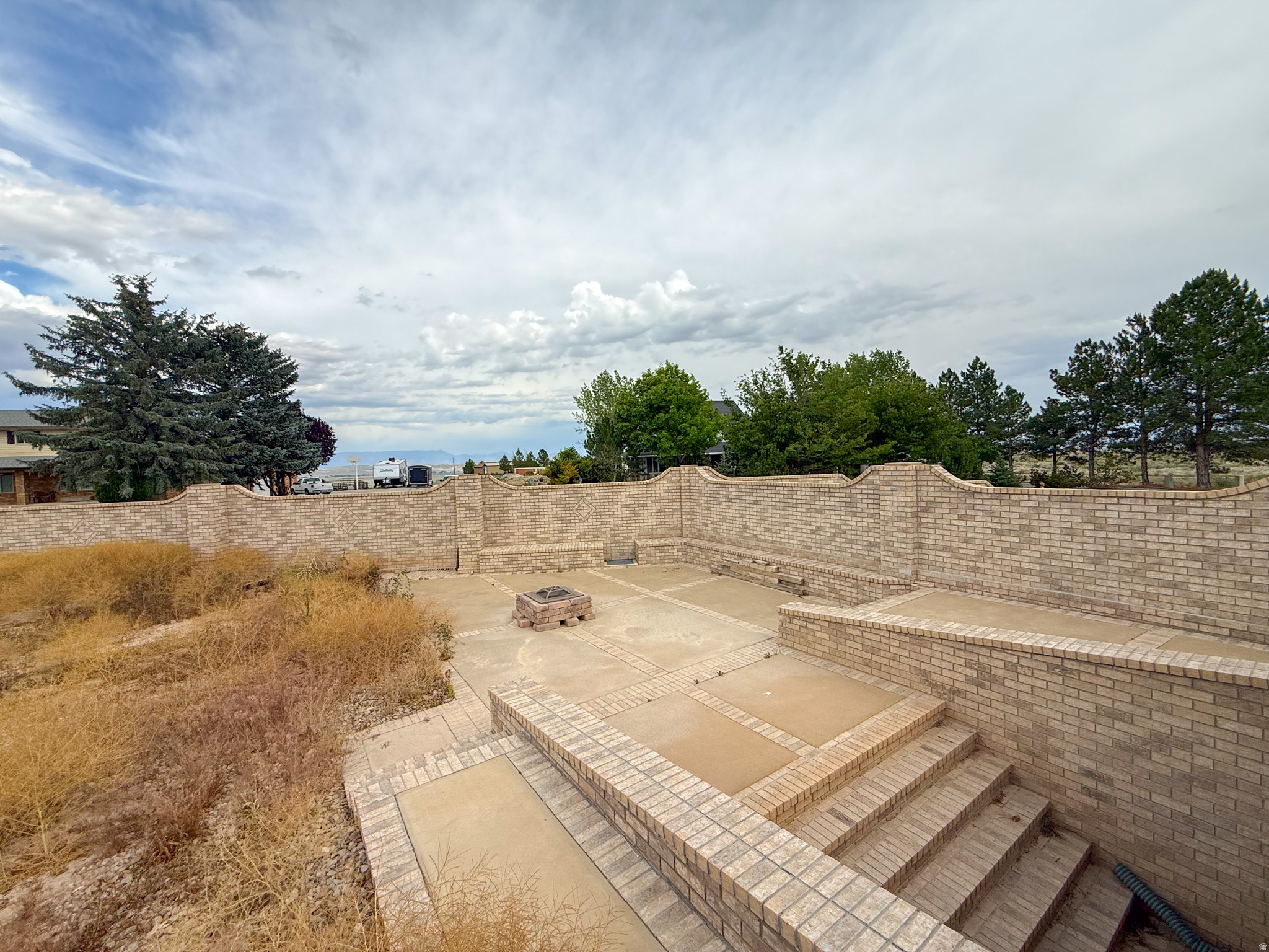 HILLCREST - Residential