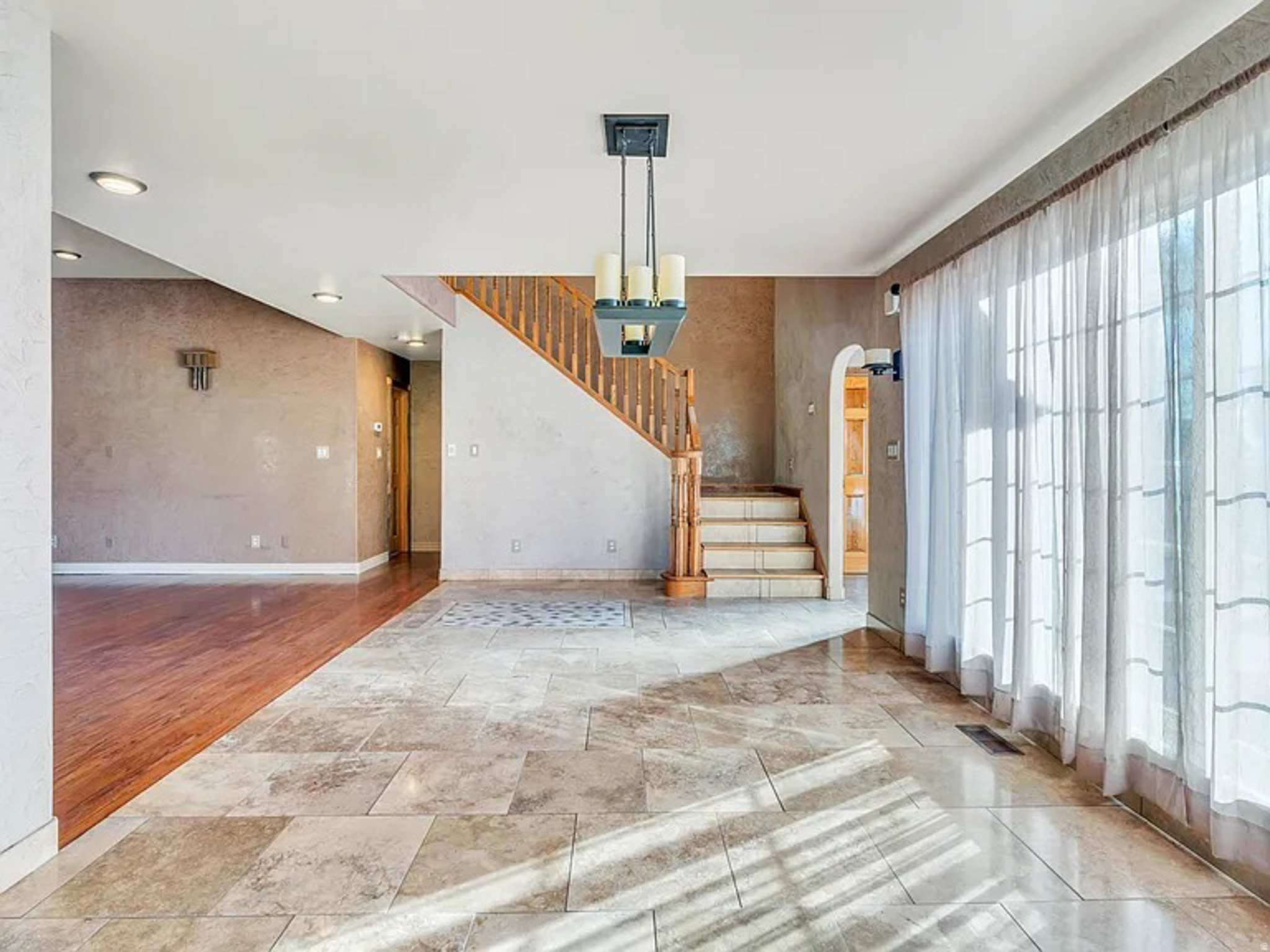 HILLCREST - Residential