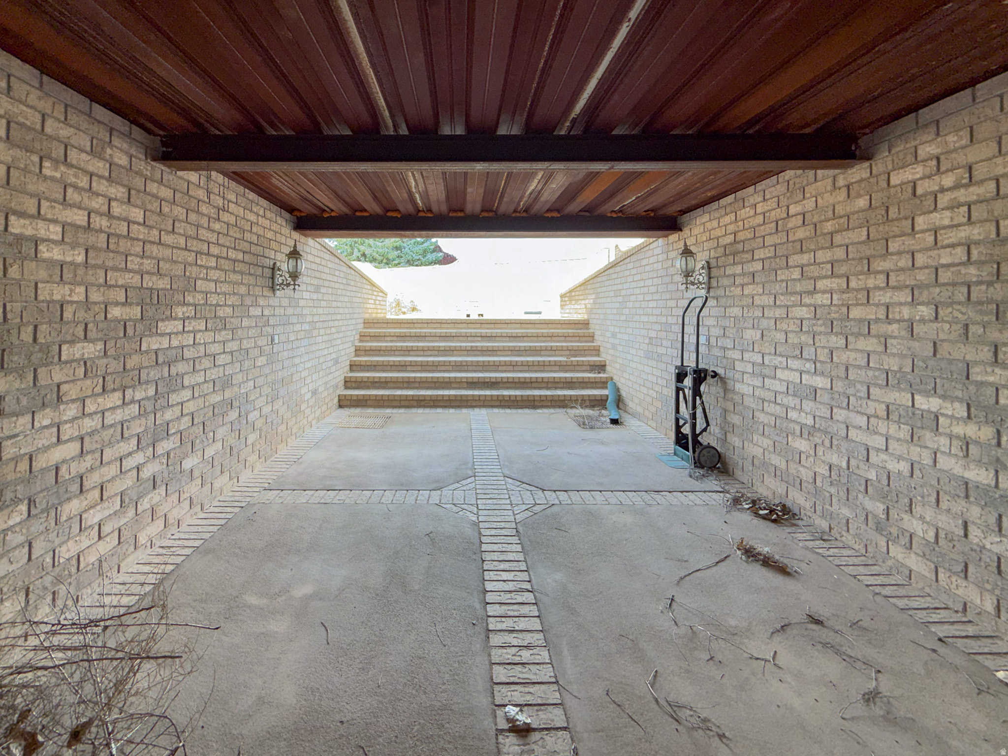 HILLCREST - Residential