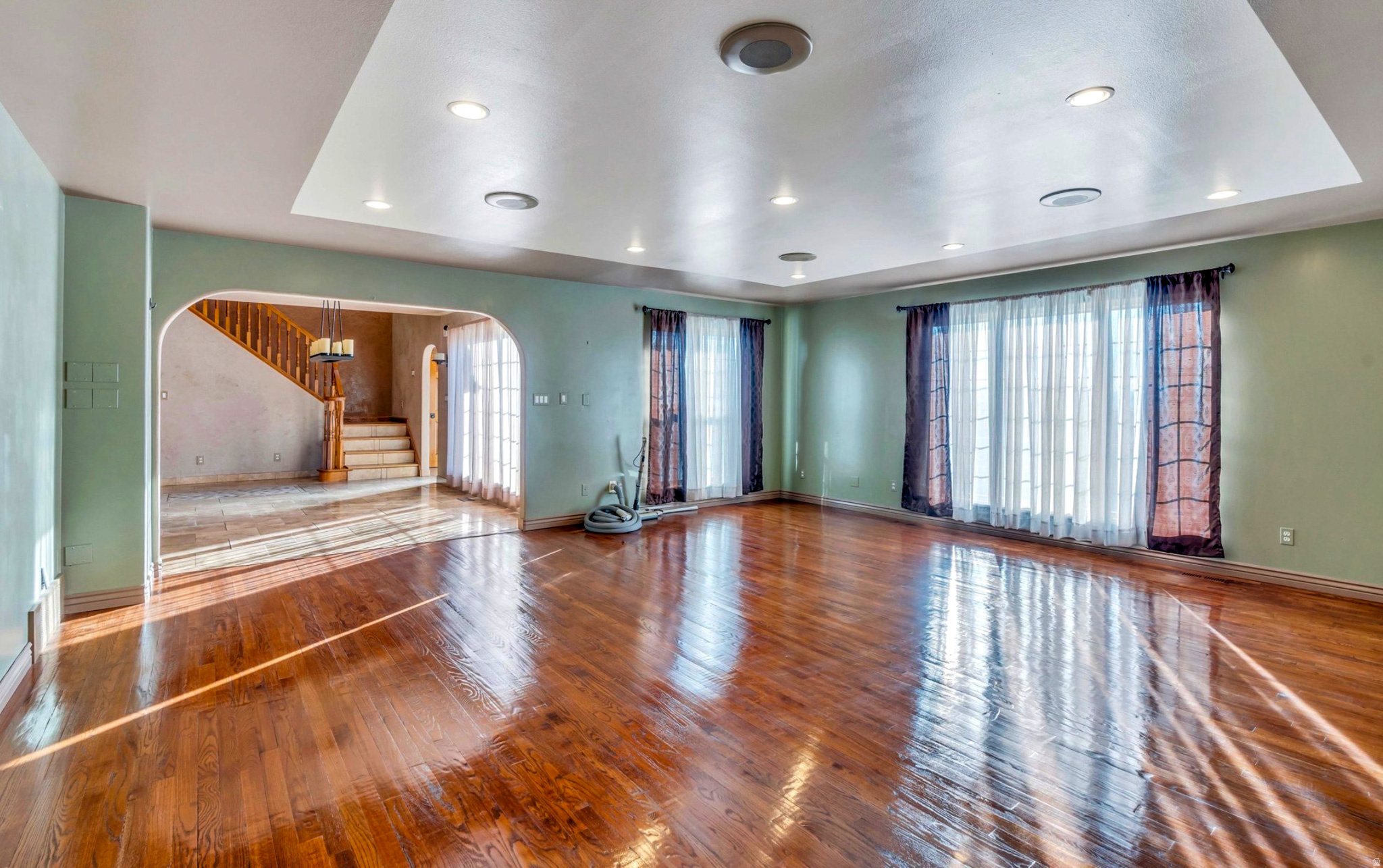 HILLCREST - Residential