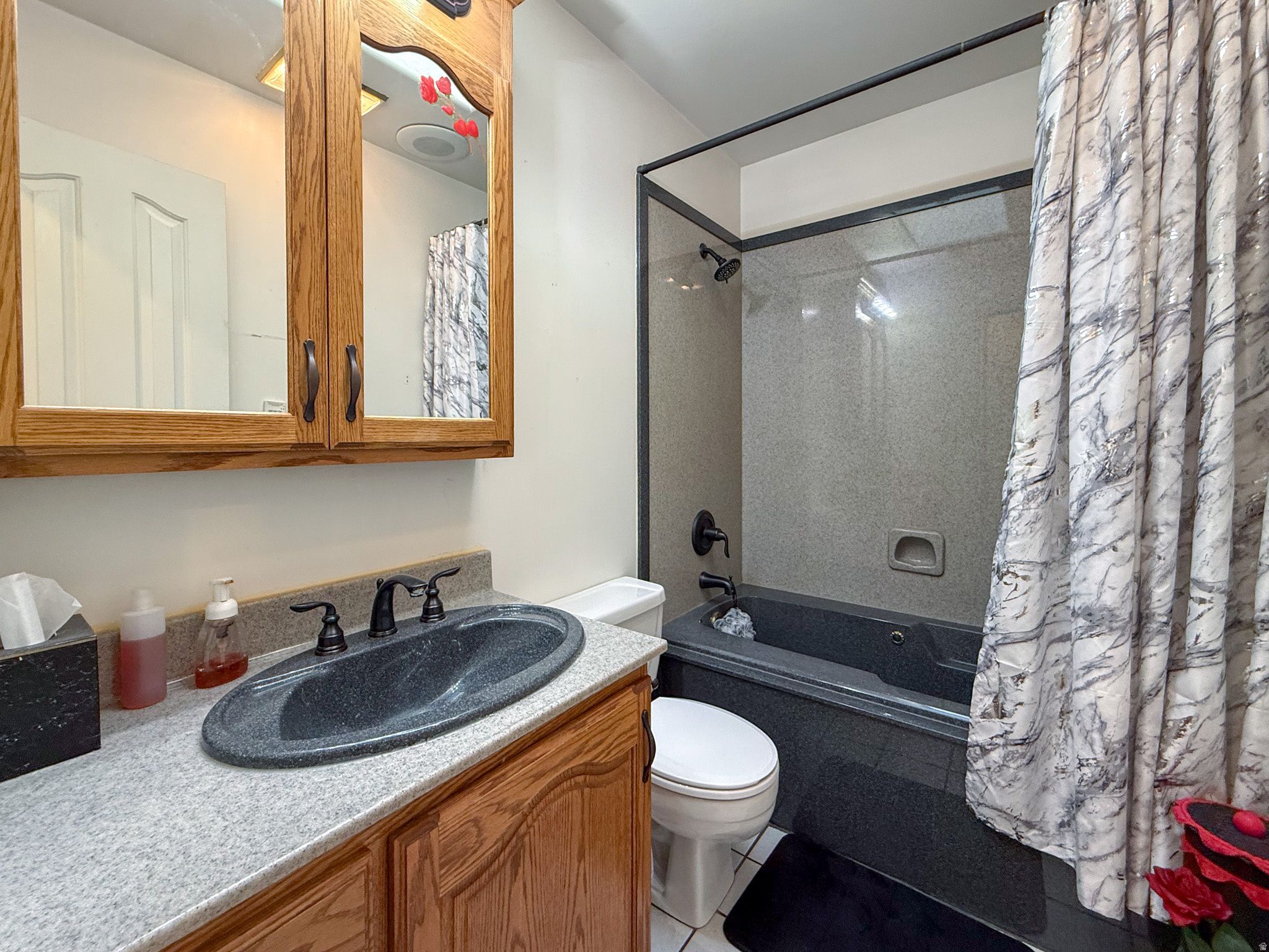 HILLCREST - Residential