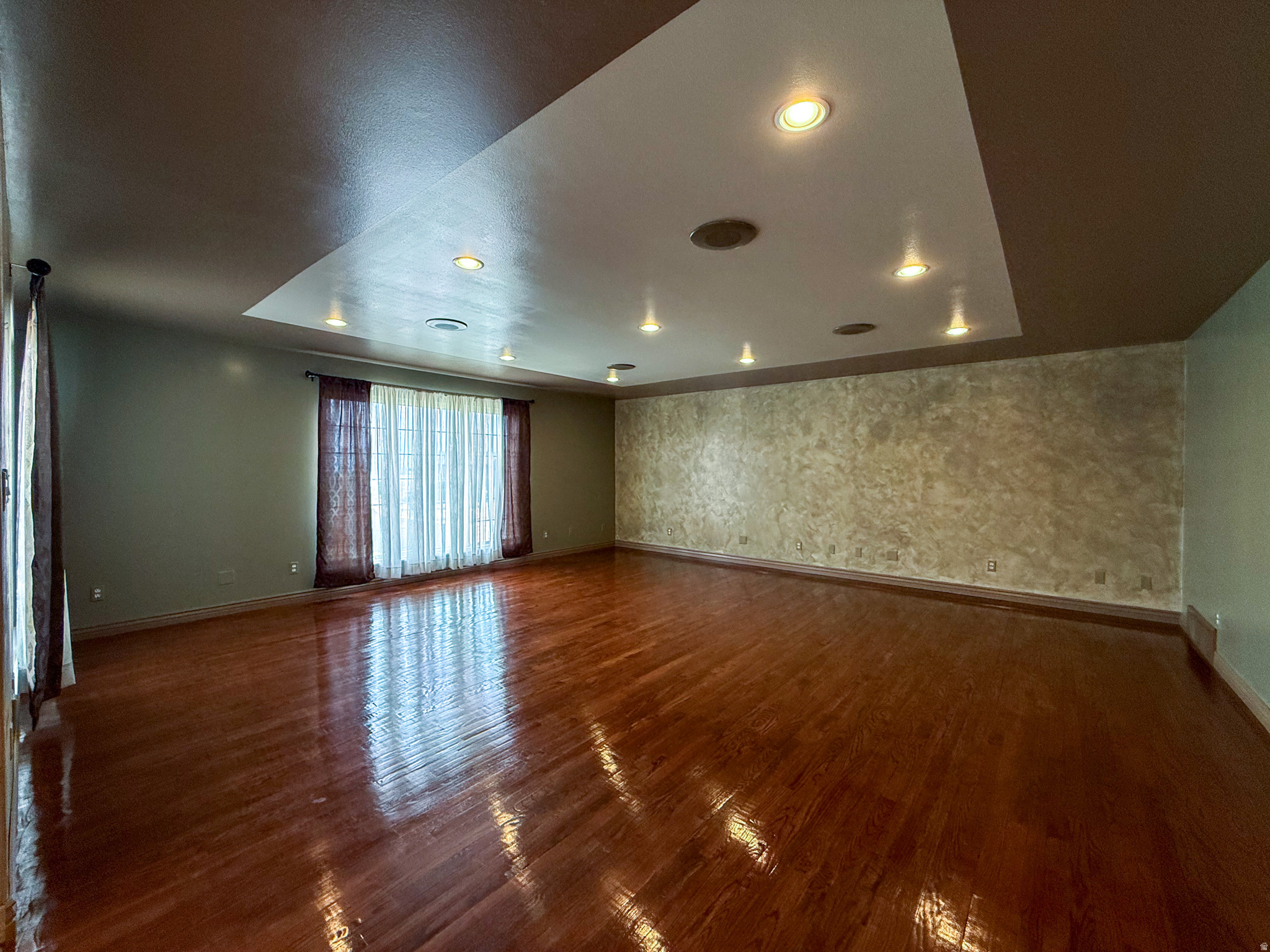 HILLCREST - Residential