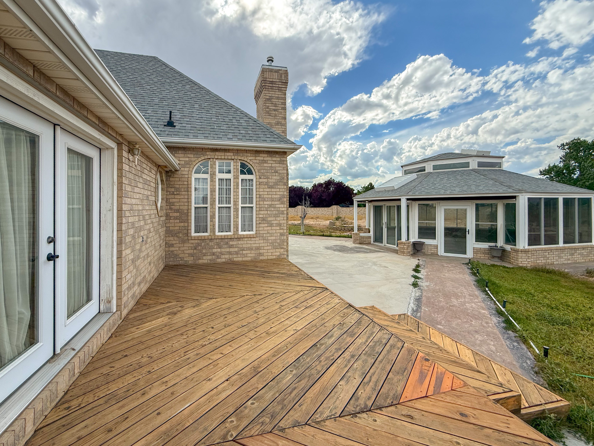 HILLCREST - Residential