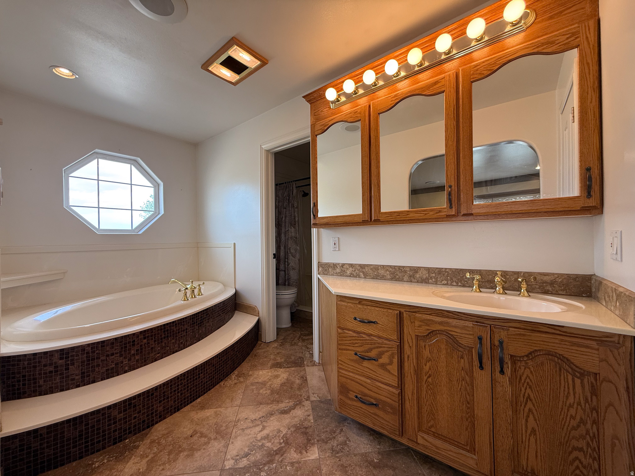 HILLCREST - Residential