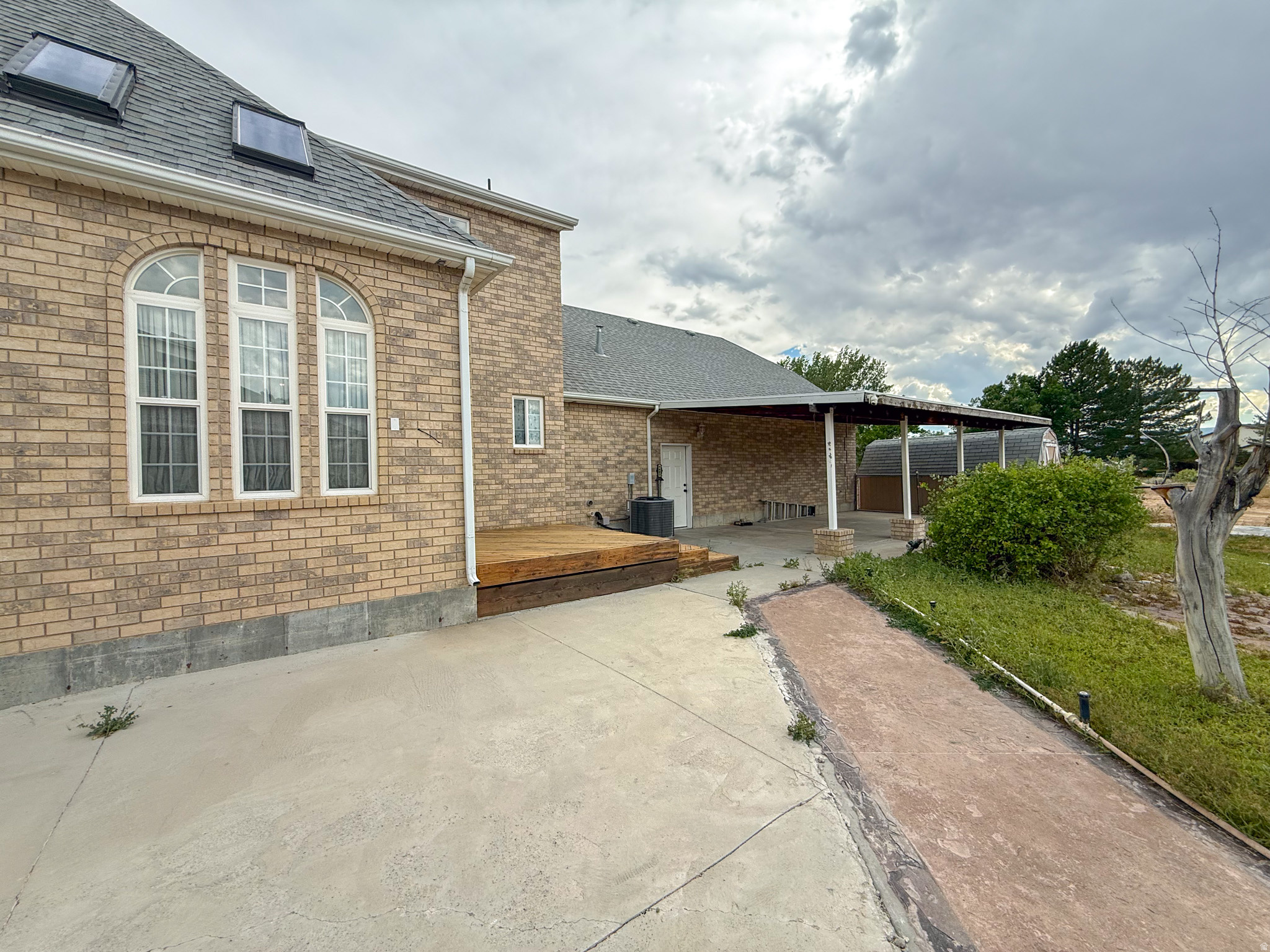 HILLCREST - Residential