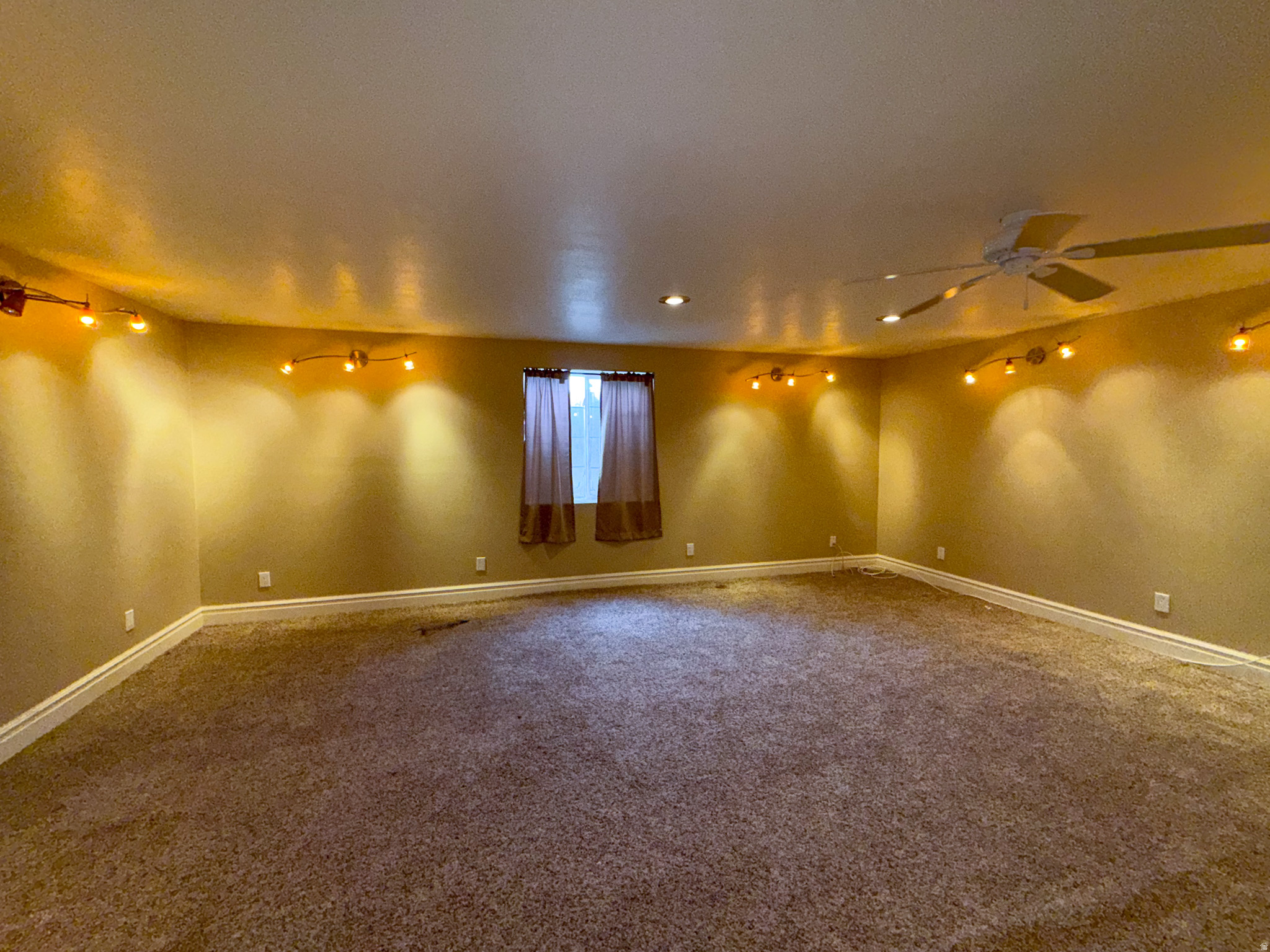 HILLCREST - Residential