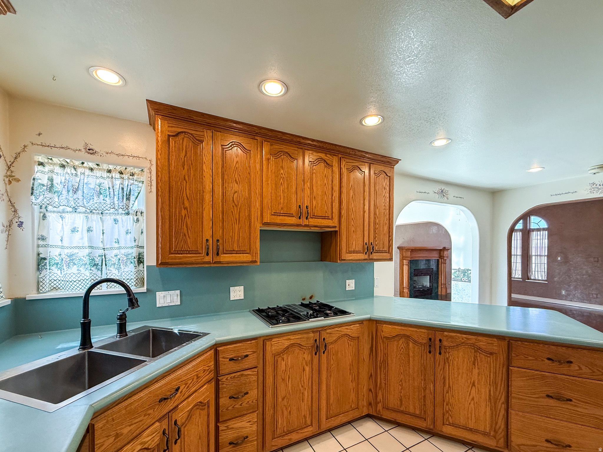 HILLCREST - Residential