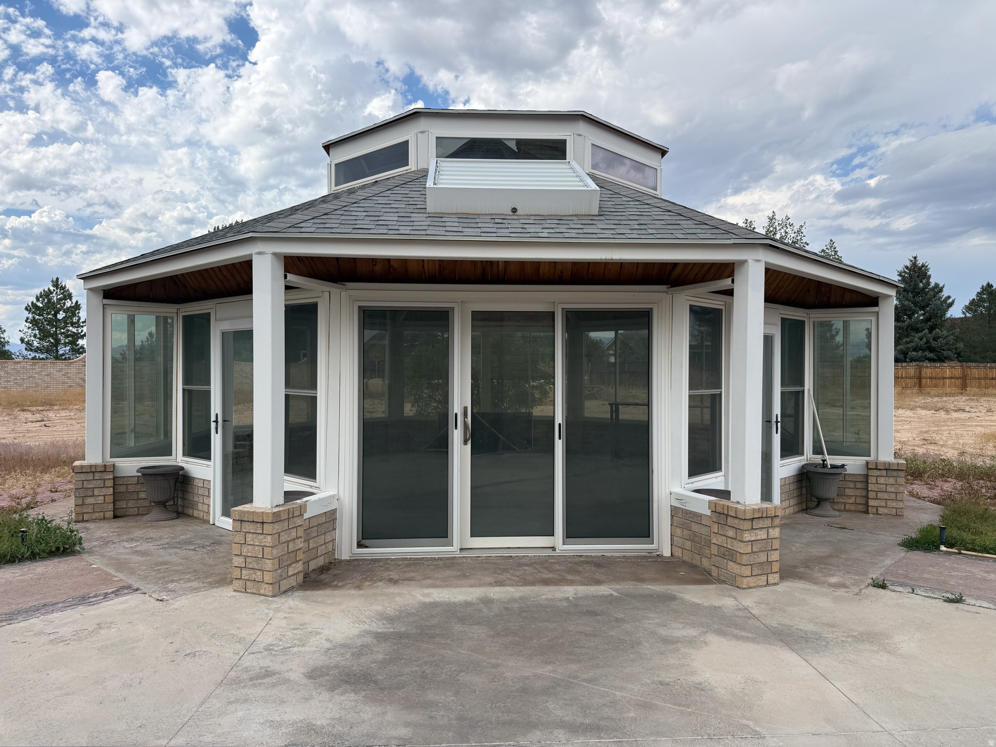 HILLCREST - Residential