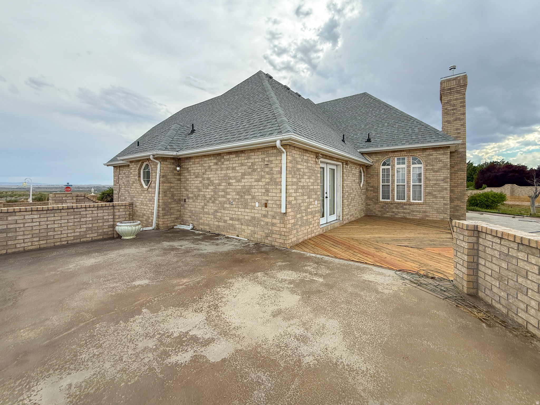 HILLCREST - Residential