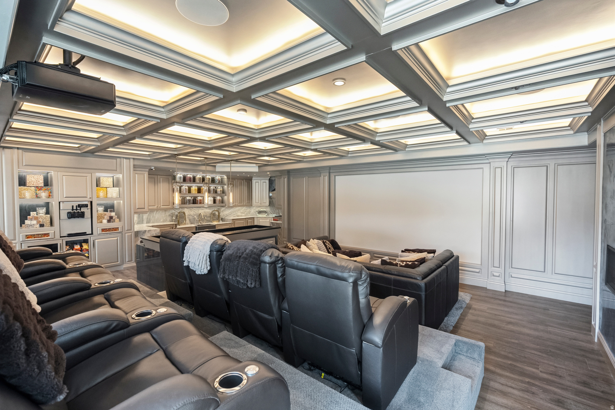 RIVER OAKS ESTATES - Residential