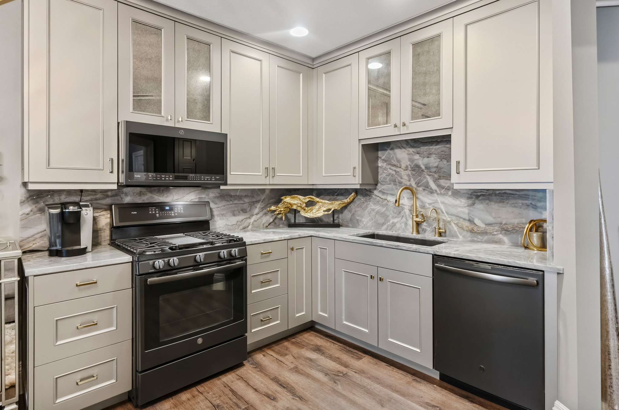 RIVER OAKS ESTATES - Residential