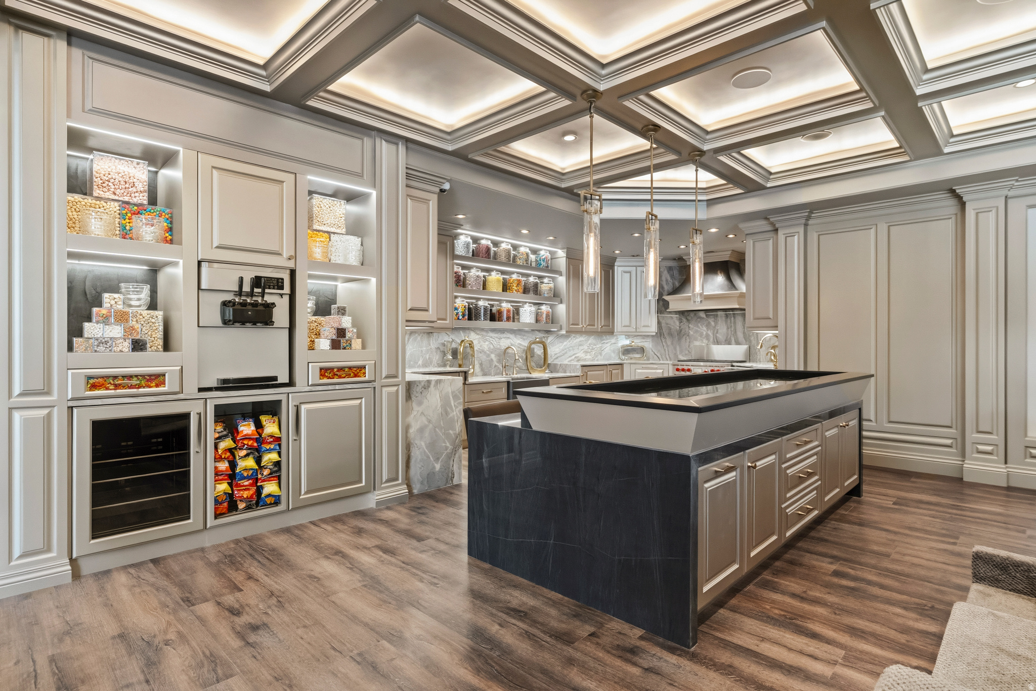 RIVER OAKS ESTATES - Residential