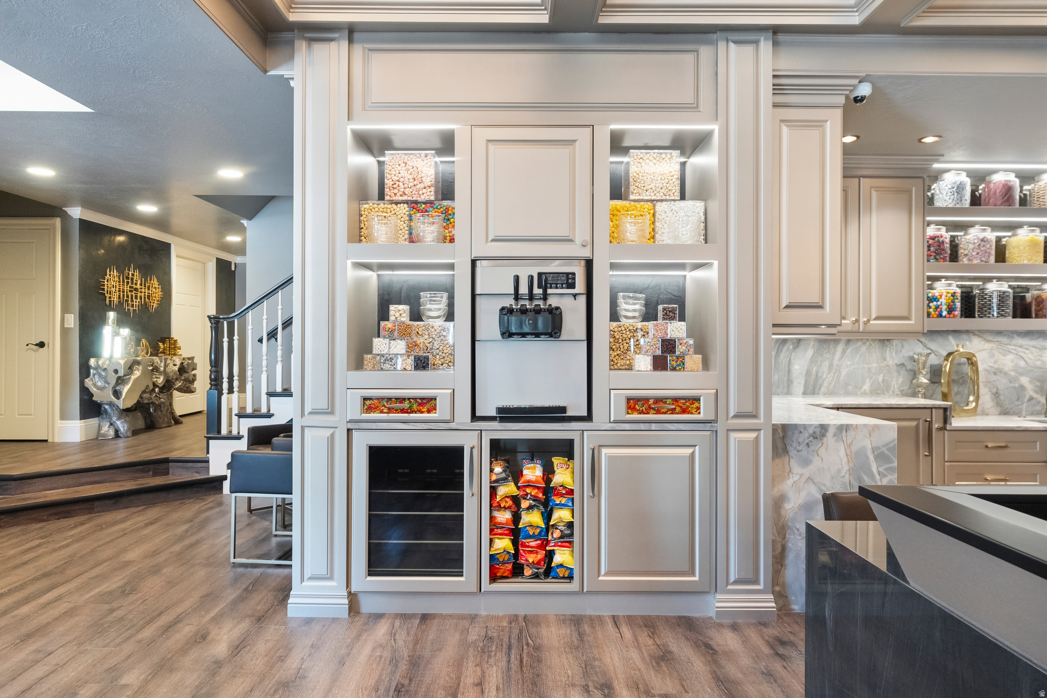 RIVER OAKS ESTATES - Residential