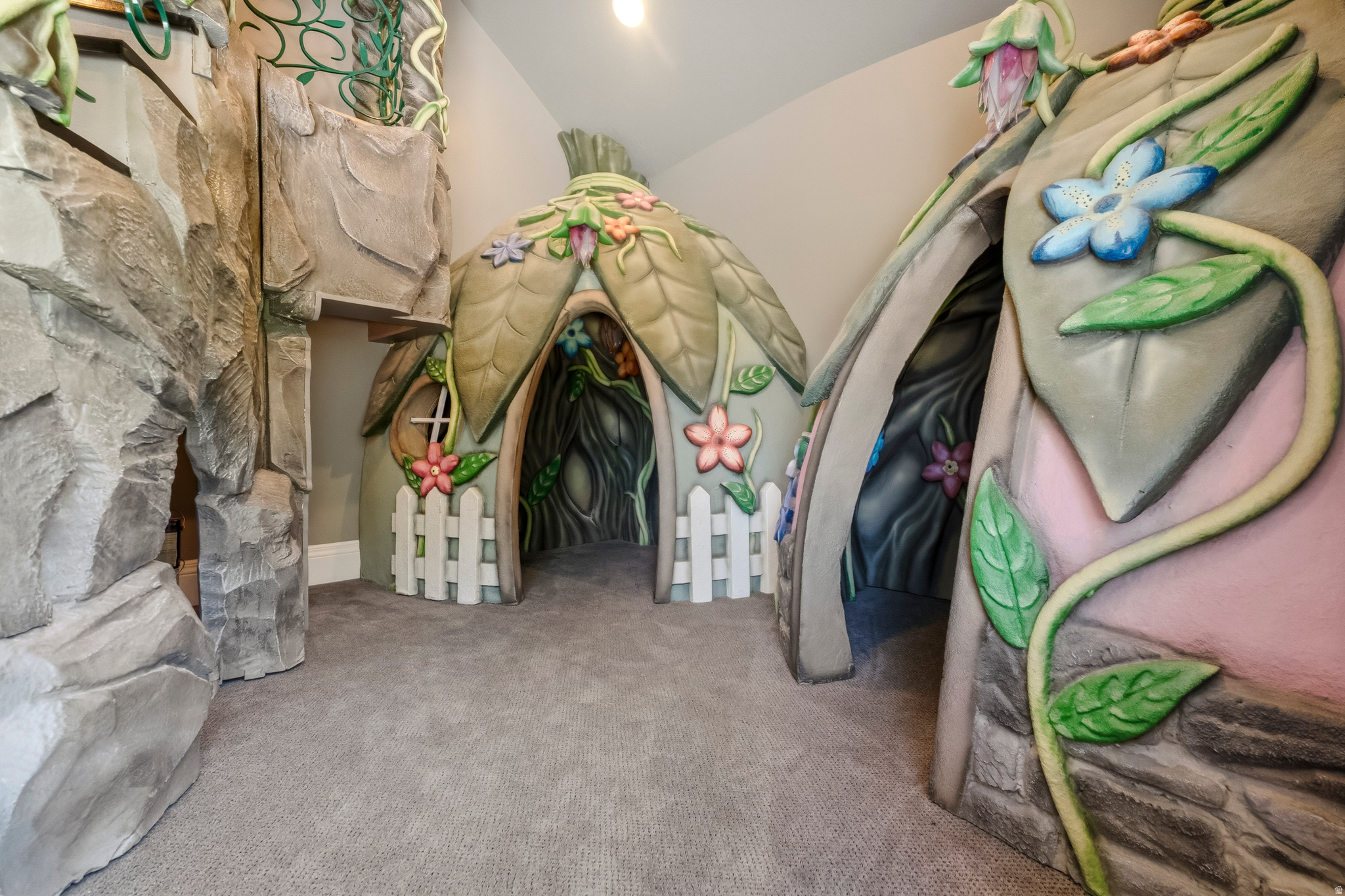 RIVER OAKS ESTATES - Residential