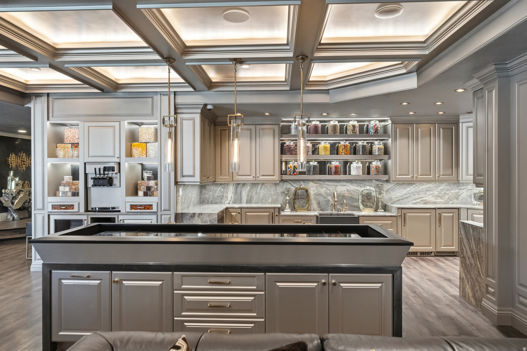 RIVER OAKS ESTATES - Residential