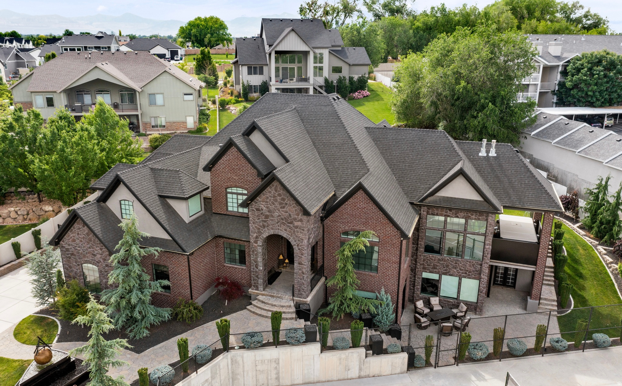 RIVER OAKS ESTATES - Residential