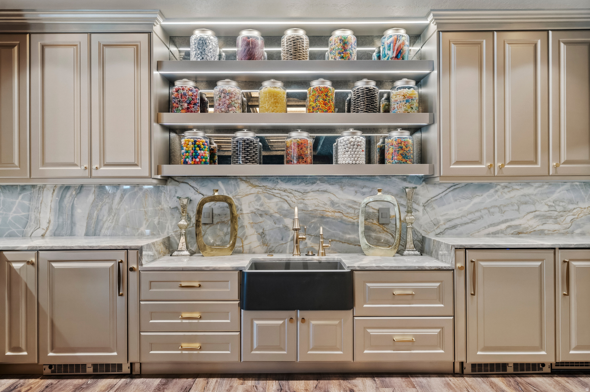 RIVER OAKS ESTATES - Residential