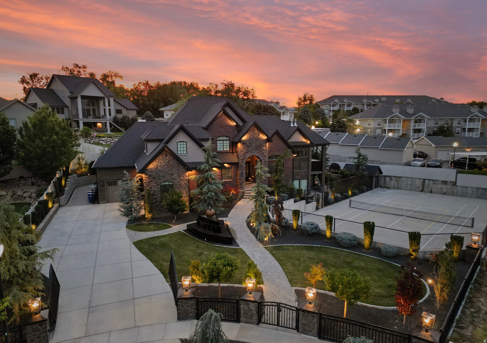 RIVER OAKS ESTATES - Residential