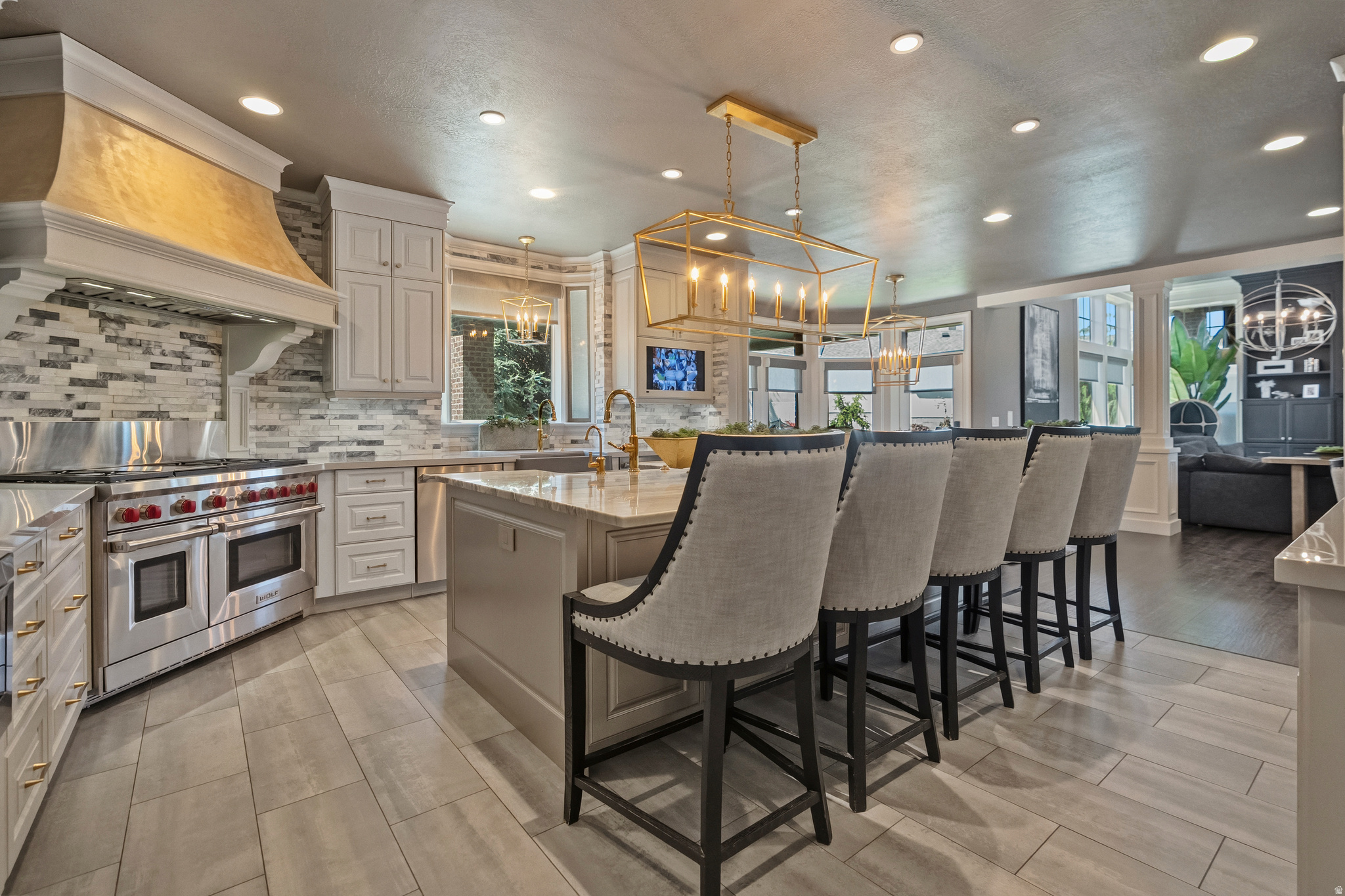 RIVER OAKS ESTATES - Residential