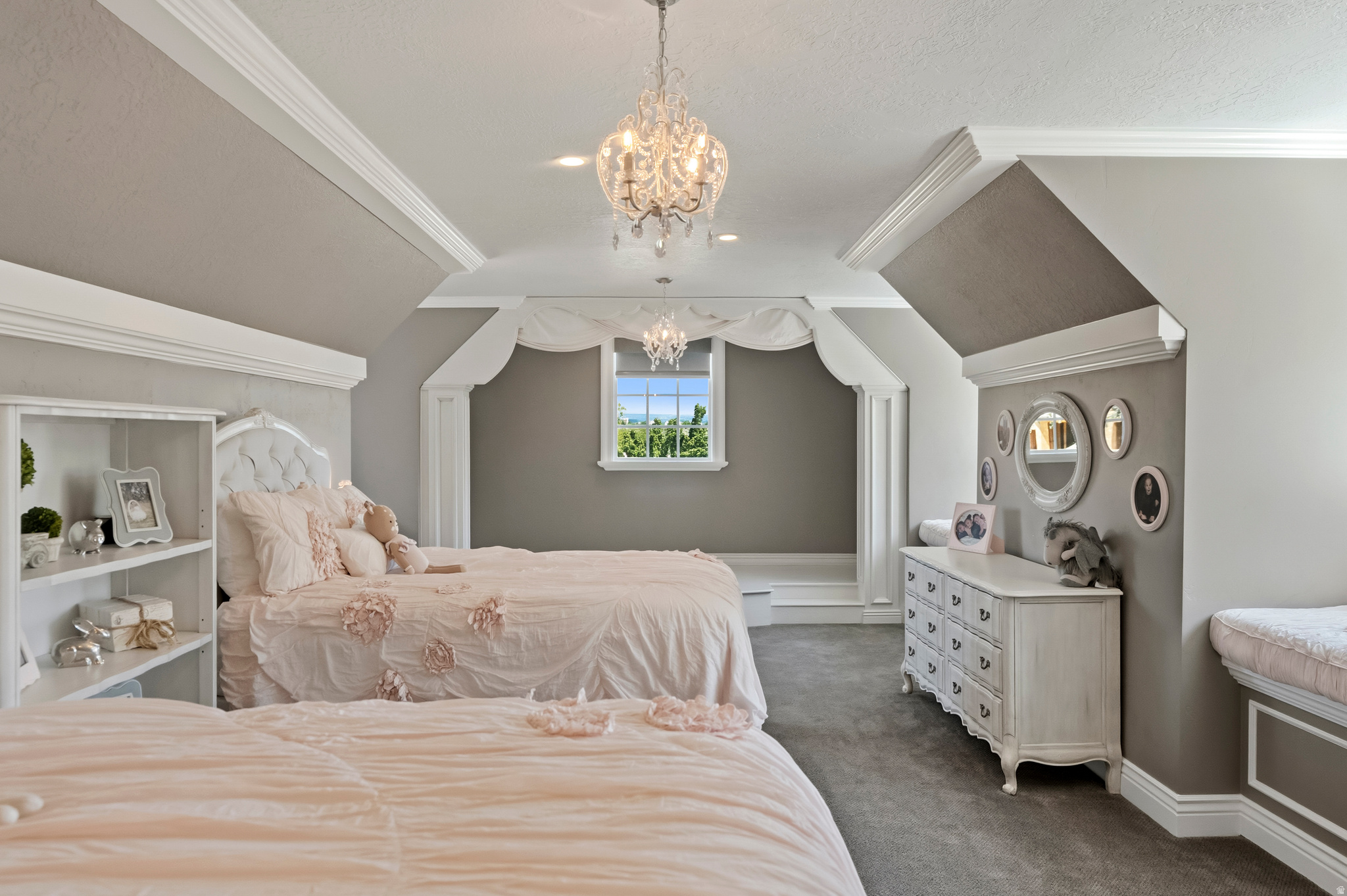 RIVER OAKS ESTATES - Residential