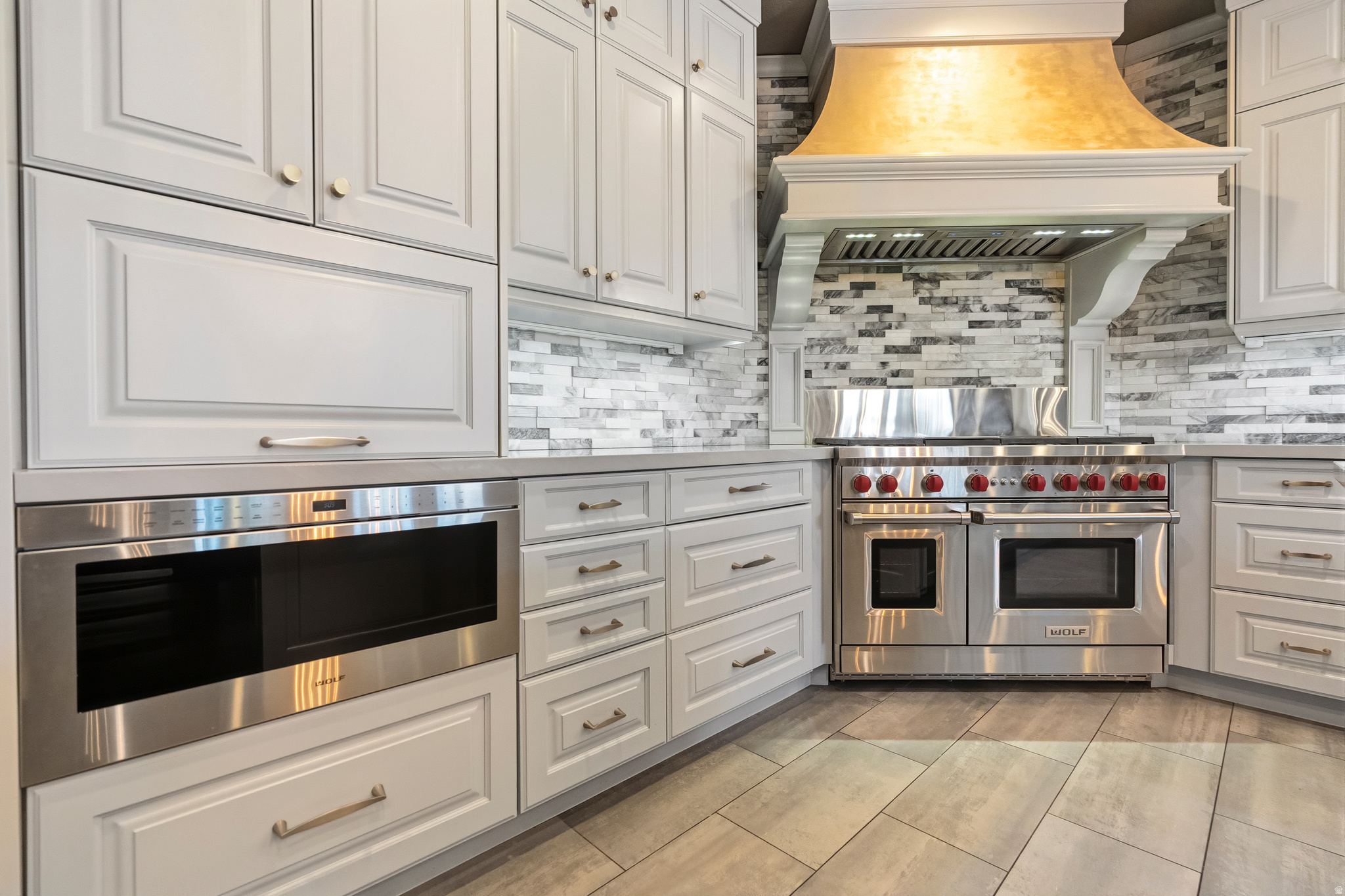 RIVER OAKS ESTATES - Residential
