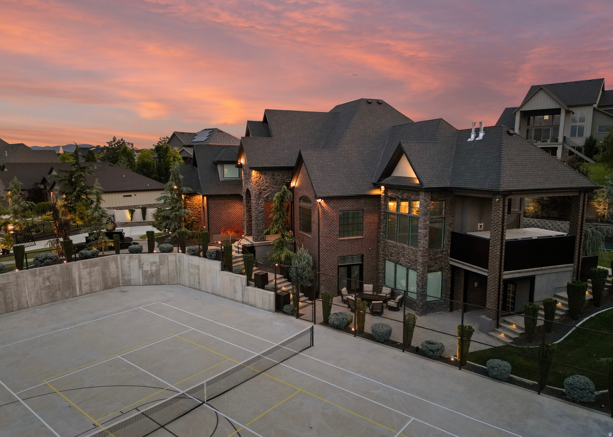 RIVER OAKS ESTATES - Residential