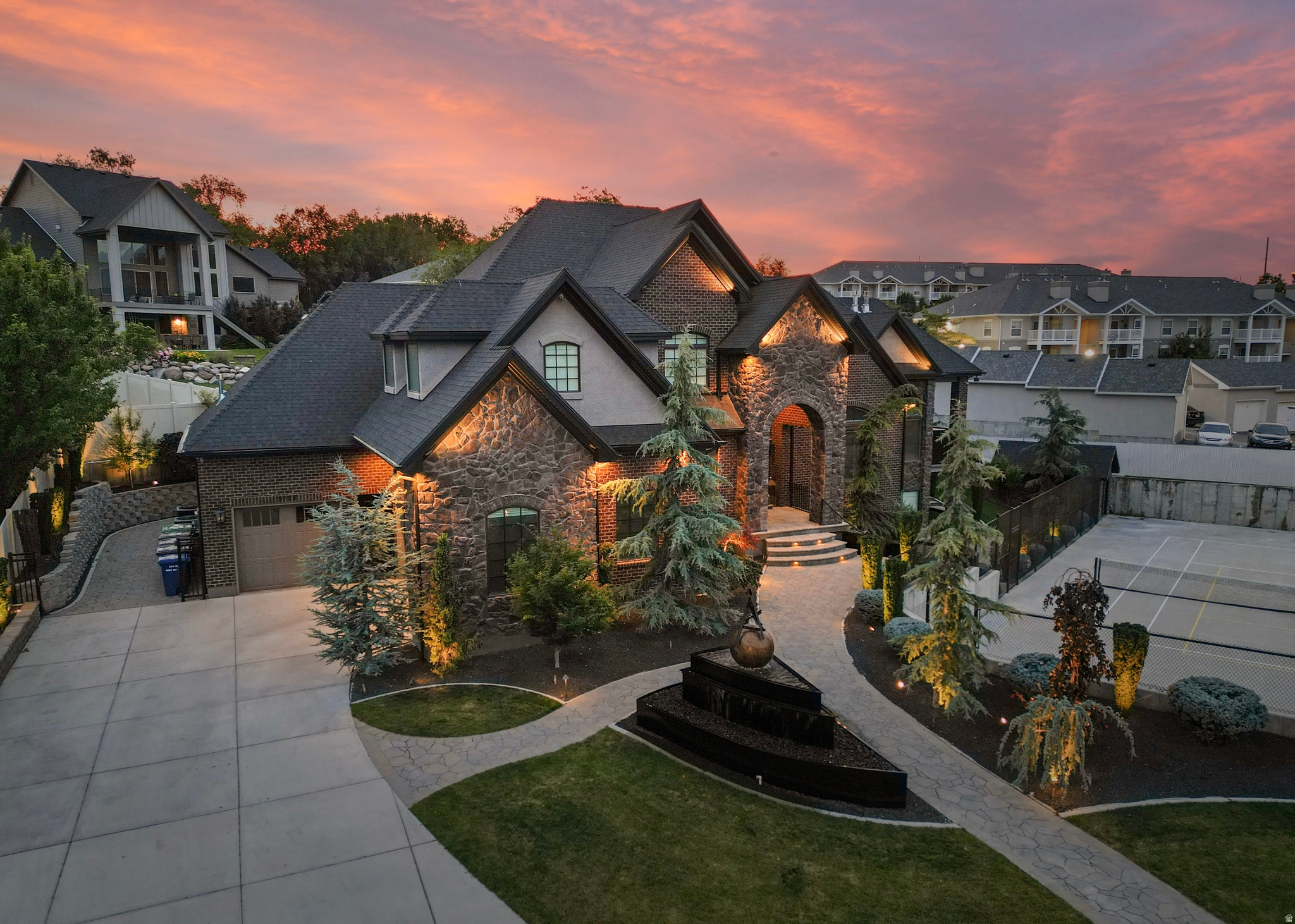 RIVER OAKS ESTATES - Residential