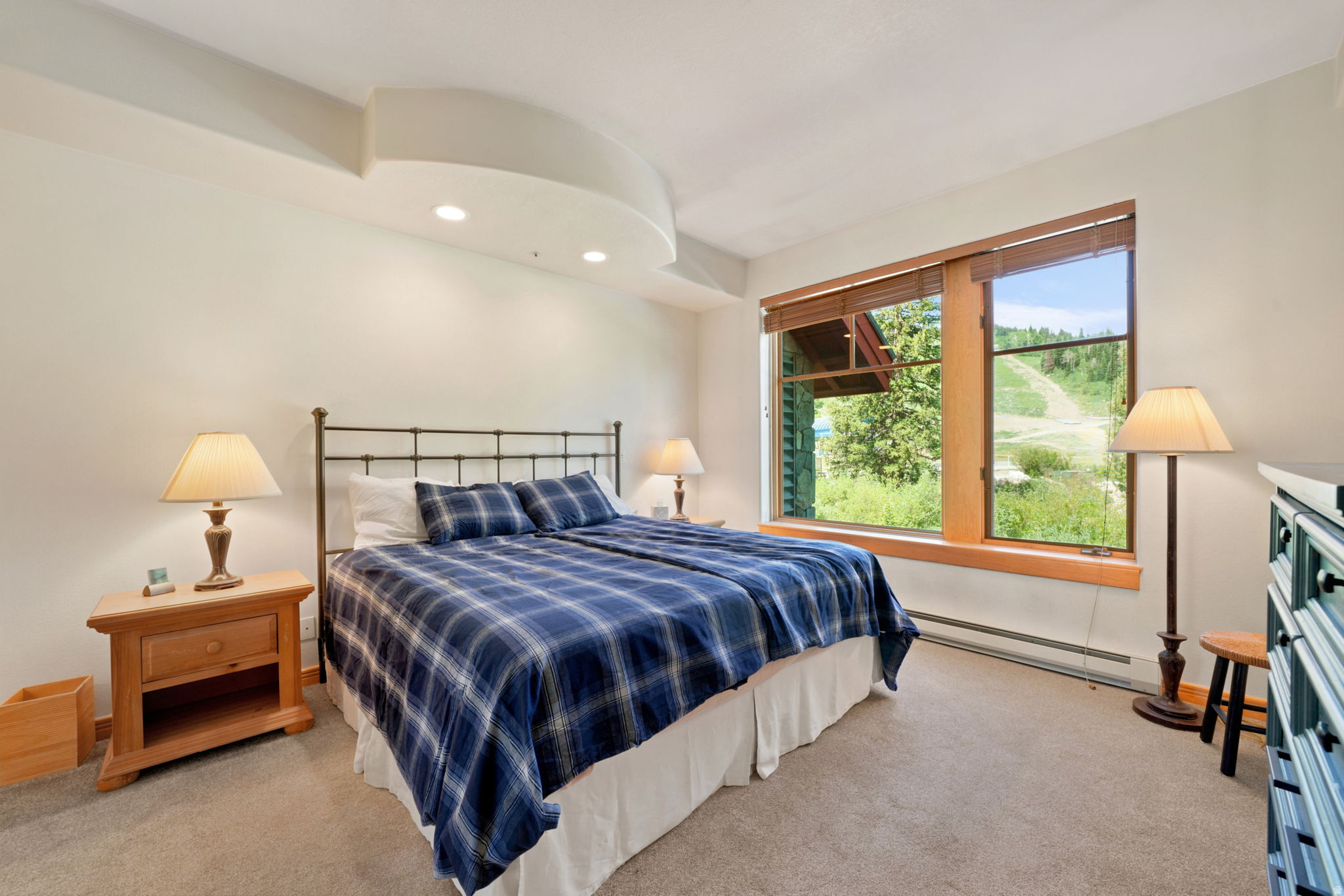 CREEKSIDE - Residential