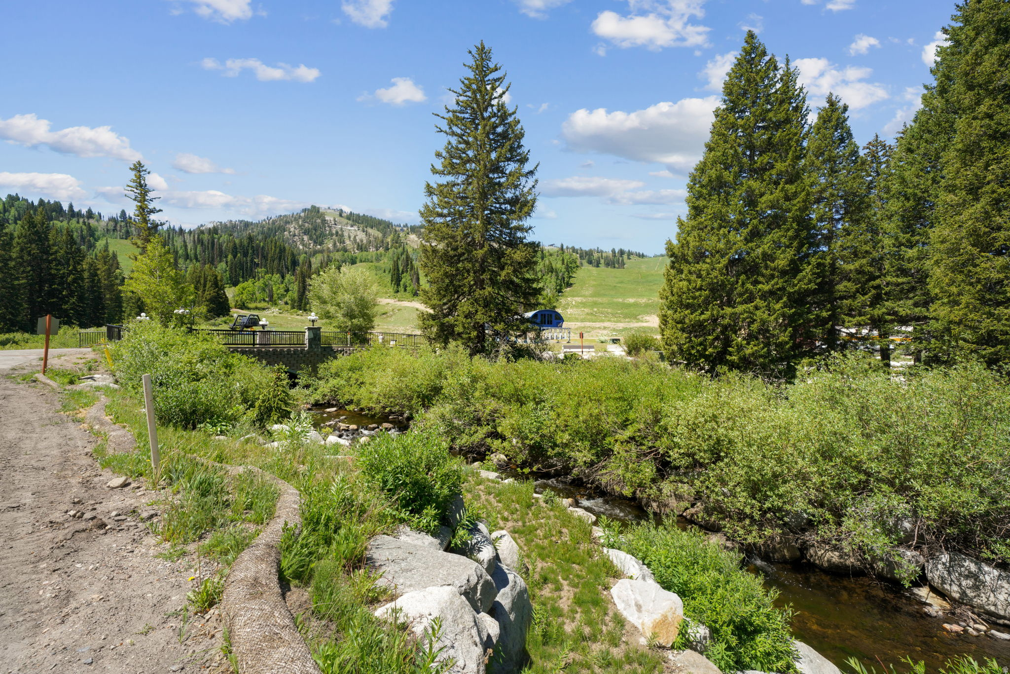 CREEKSIDE - Residential