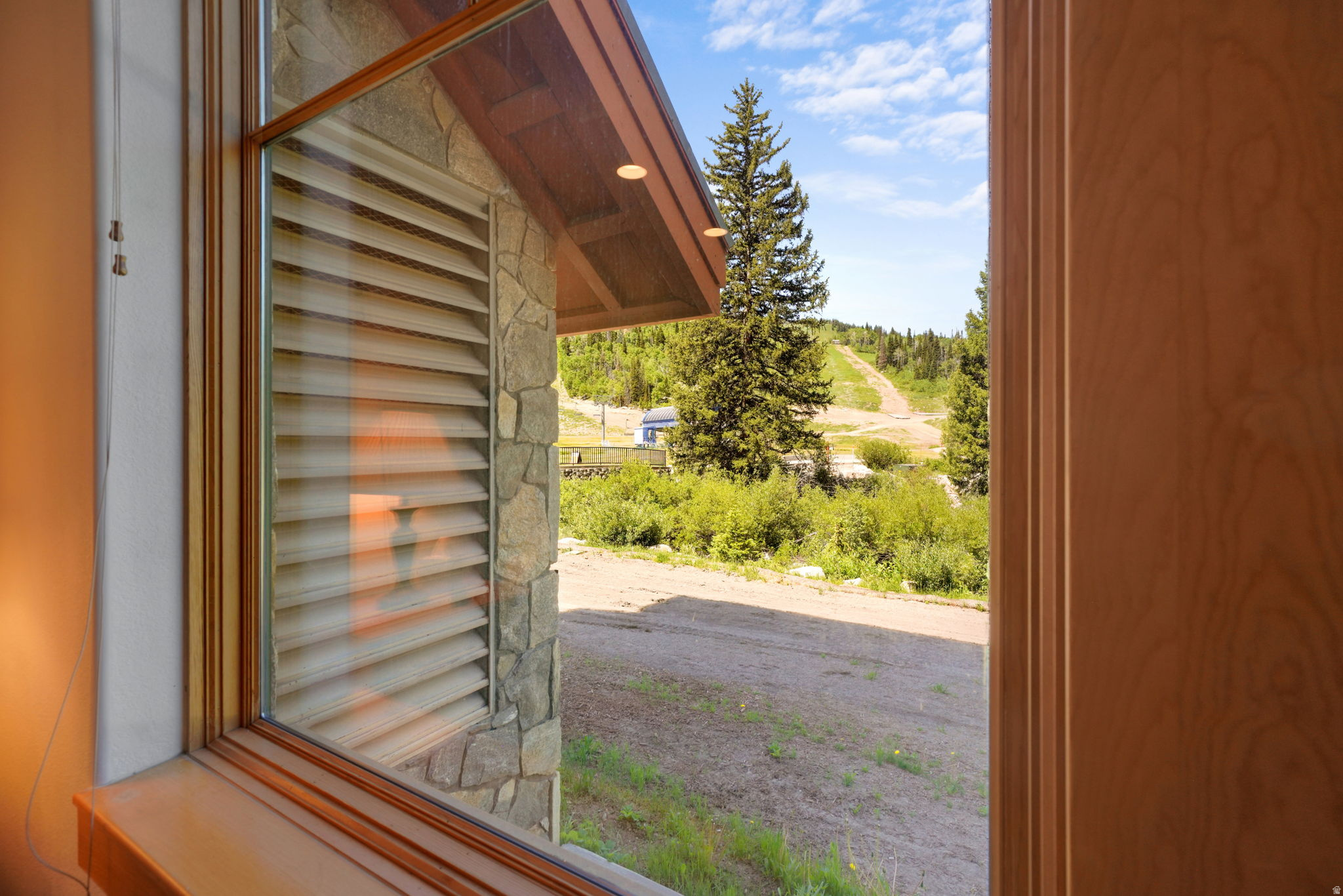 CREEKSIDE - Residential