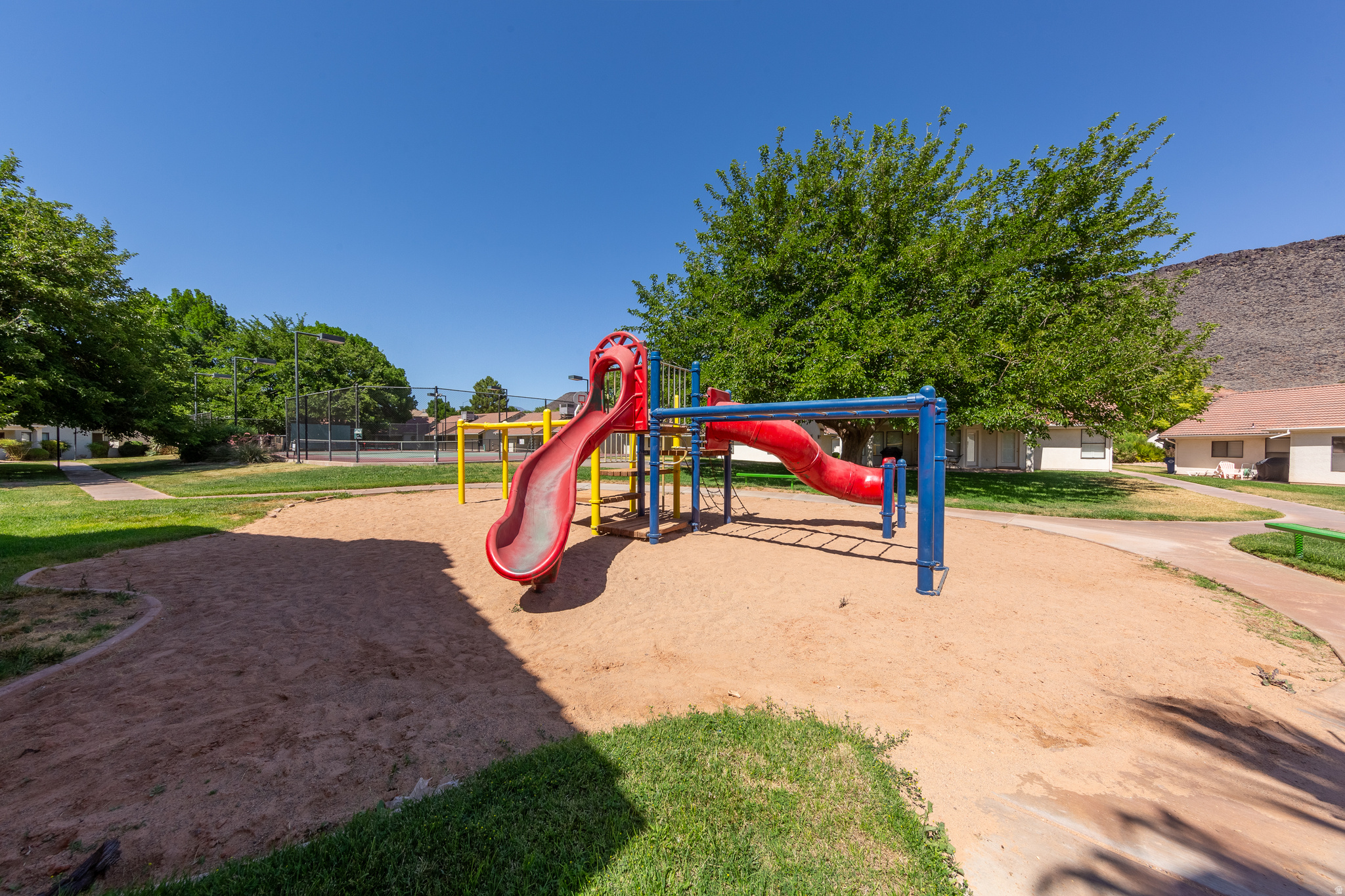 WILLOW RUN RESORT - Residential